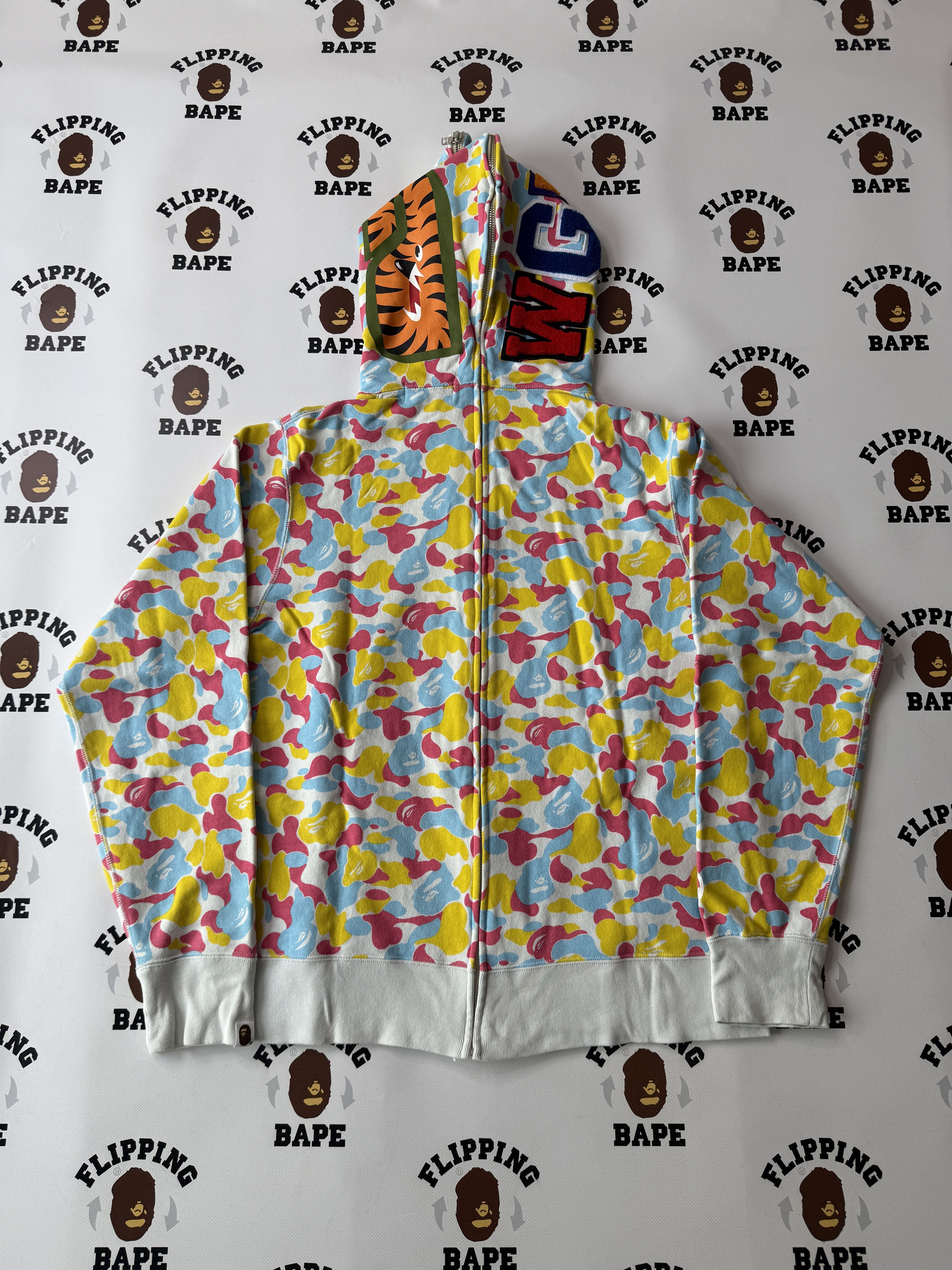 Bape BAPE STORE SANYA SEPARATE SHARK FULL ZIP HOODIE Size US L / EU 52-54 / 3 - 3 Thumbnail