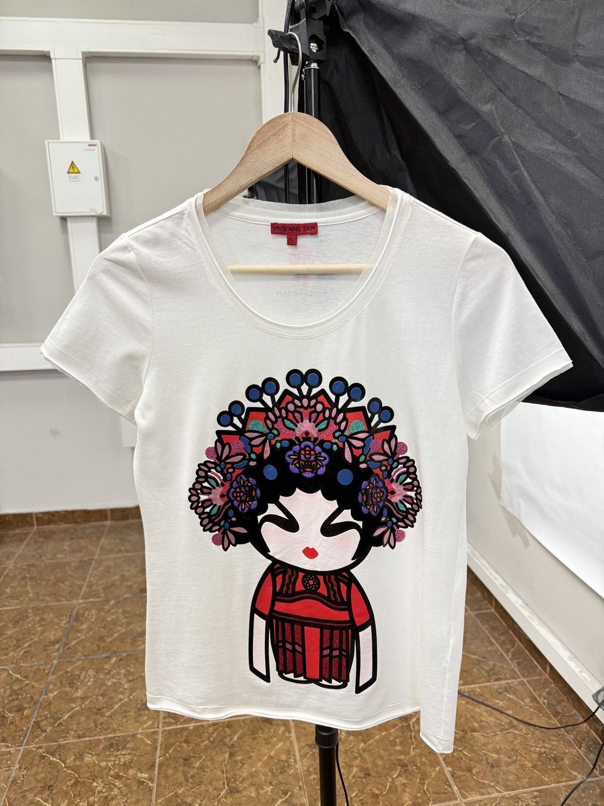 Vivienne Tam 🇨🇳 Vivienne Tam Chinese Doll Designer T-Shirt Rare Size S / US 4 / IT 40 - 1 Thumbnail