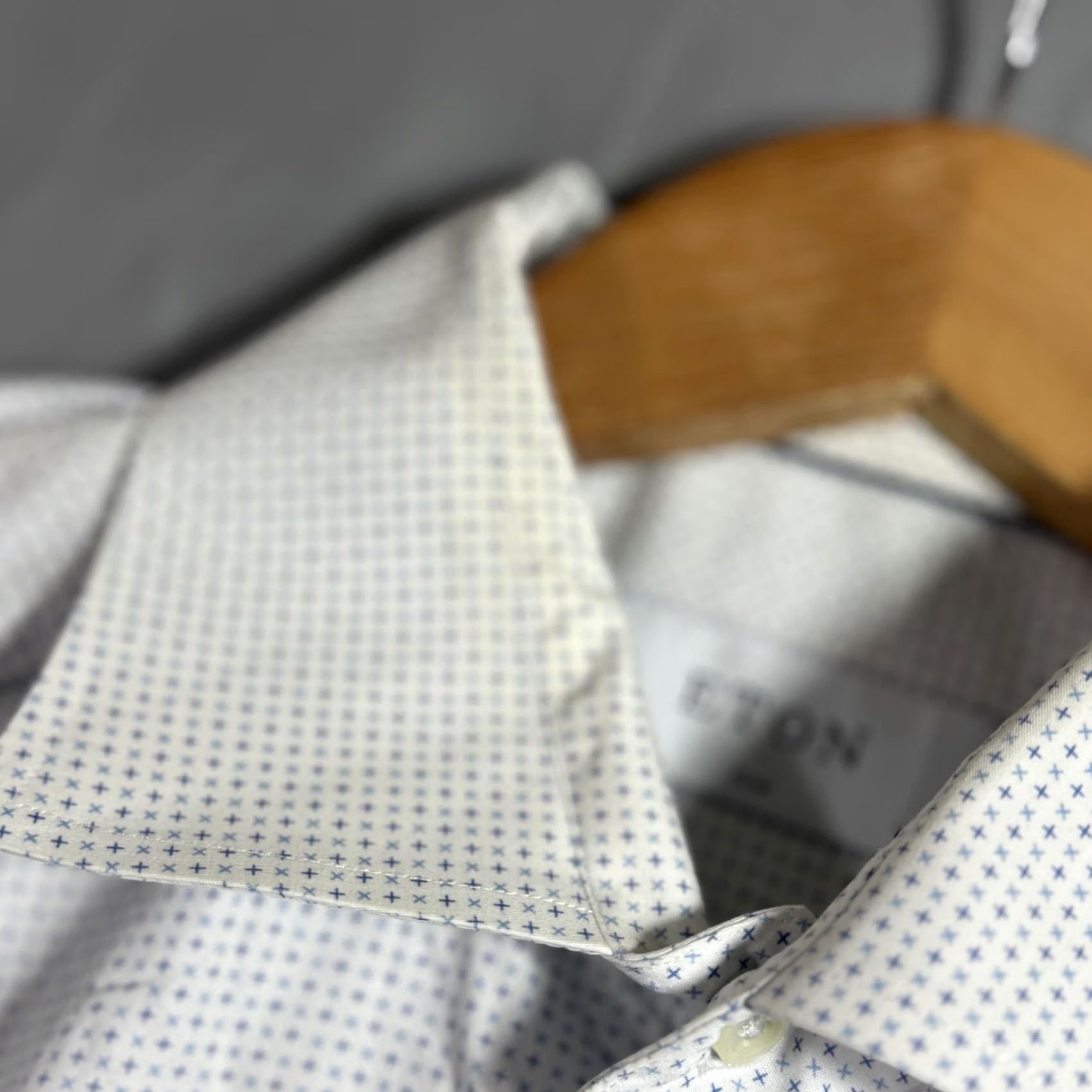 Eton VINTAGE Eton Shirt Geometric Print Dress Sleeve Long Sleeve Mens 16 41 White Blue Slim Fit Barrel Cuff Spread Collar Mens Size 42R - 5 Thumbnail