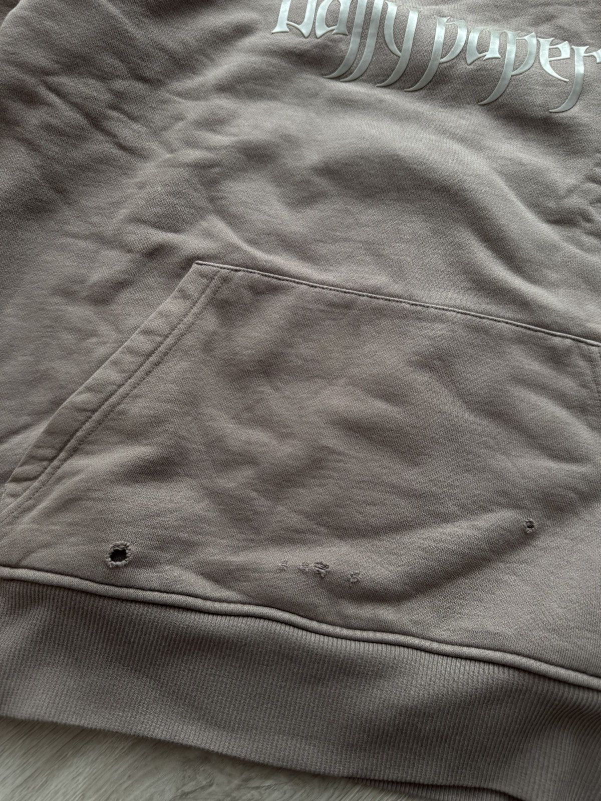 Daily Paper × Vintage DAILY PAPER VINTAGE CENTER LOGO OVERSIZE HOODIE Size US M / EU 48-50 / 2 - 4 Thumbnail
