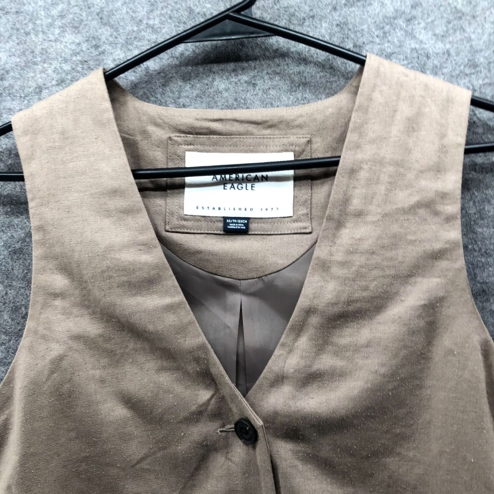 American Eagle Outfitters VINTAGE American Eagle Outfitters Linen Blend Vest Waistcoat Womens XS Tan Button Front V-Neck Size XS / US 0-2 / IT 36-38 - 3 Thumbnail