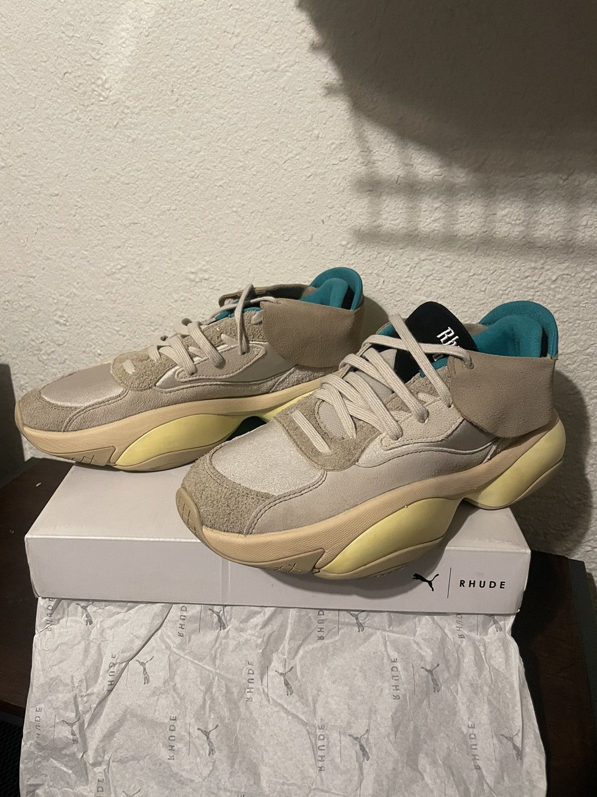 Puma × Rhude Rhude x Puma Alteration Chinchilla 10.5 Size US 10.5 / EU 43-44 - 17 Thumbnail