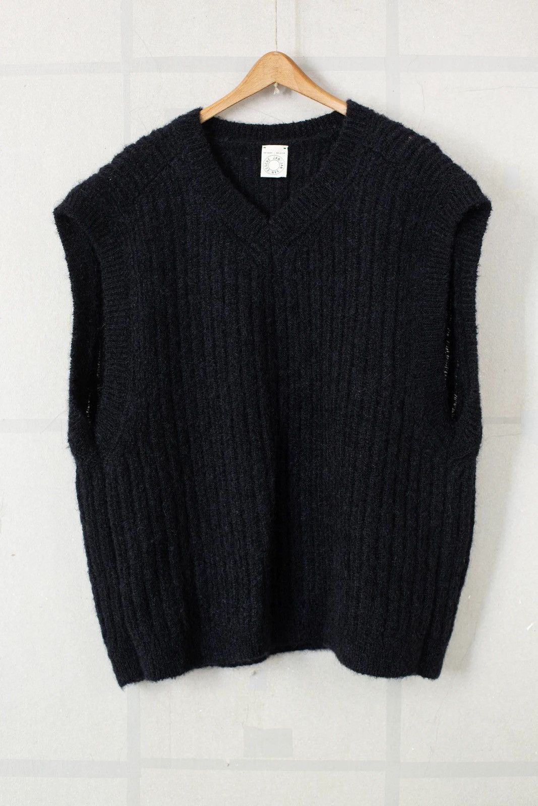 Jan Jan Van Essche Jan Jan Van Essche Goat Mohair Sleeveles V-Neck Size US S / EU 44-46 / 1 - 1 Thumbnail