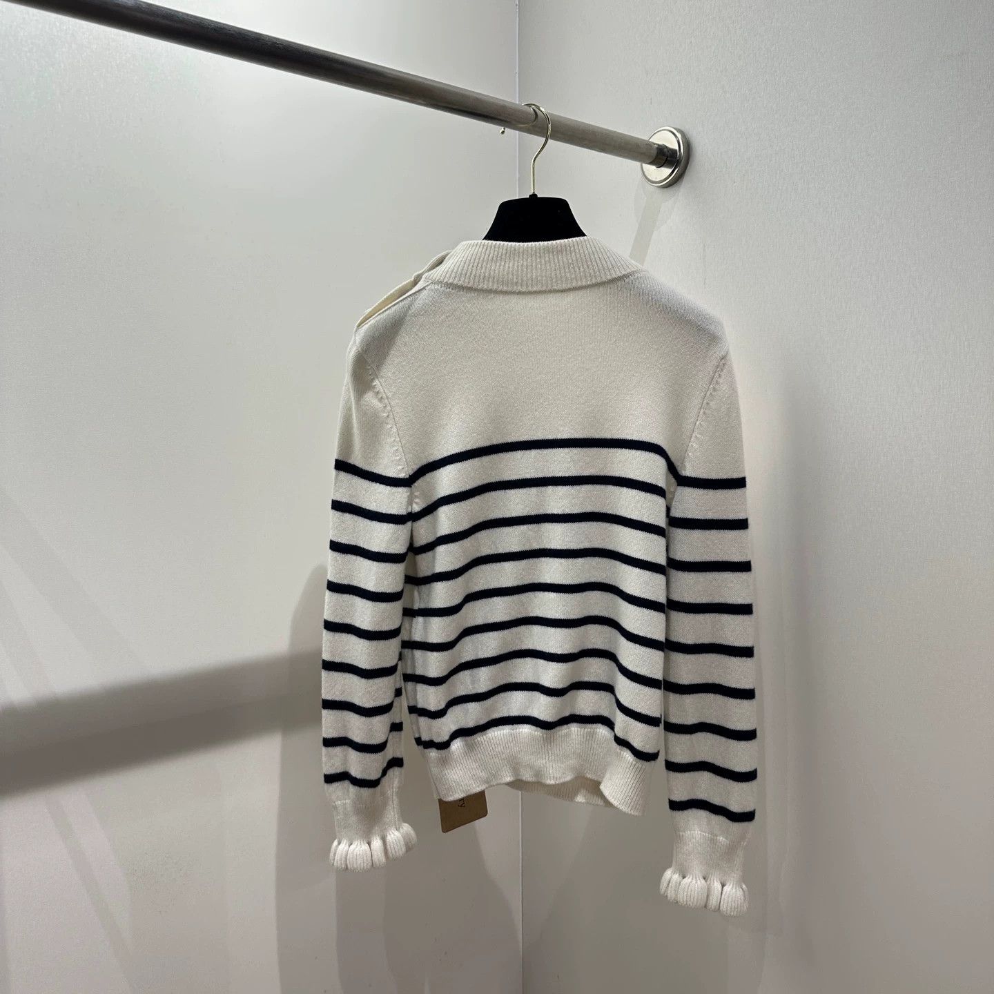Chanel Chanel 23C Striped Sequin Logo Cashmere Sweater 36 Size XS / US 0-2 / IT 36-38 - 2 Thumbnail