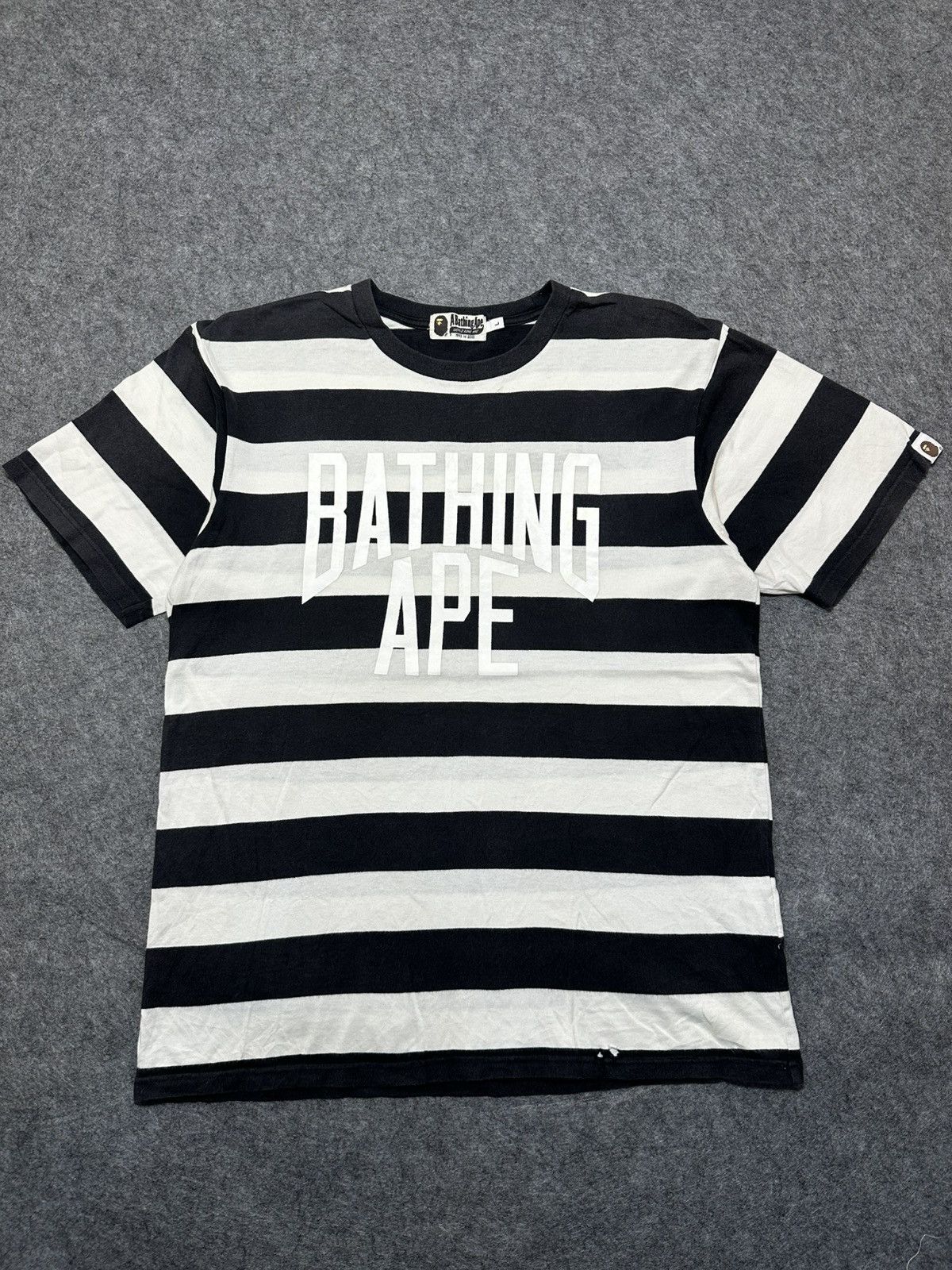 Bape A Bathing Ape t-shirt a rubber printed "BATHING APE". Size US L / EU 52-54 / 3 - 1 Thumbnail