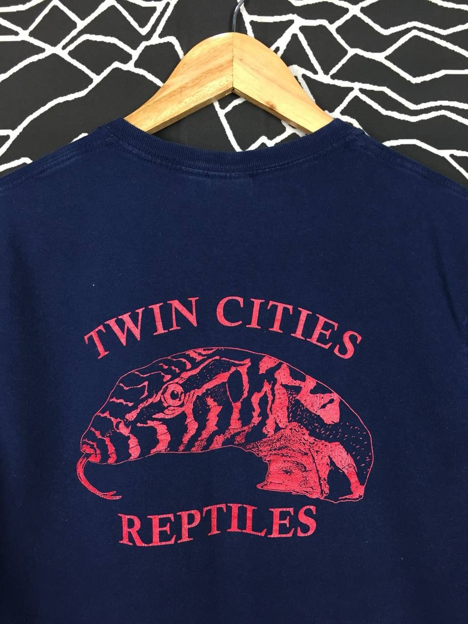 Vintage Vtg Twin Cities Reptiles Animal Print Graphic Tee Size US S / EU 44-46 / 1 - 7 Thumbnail