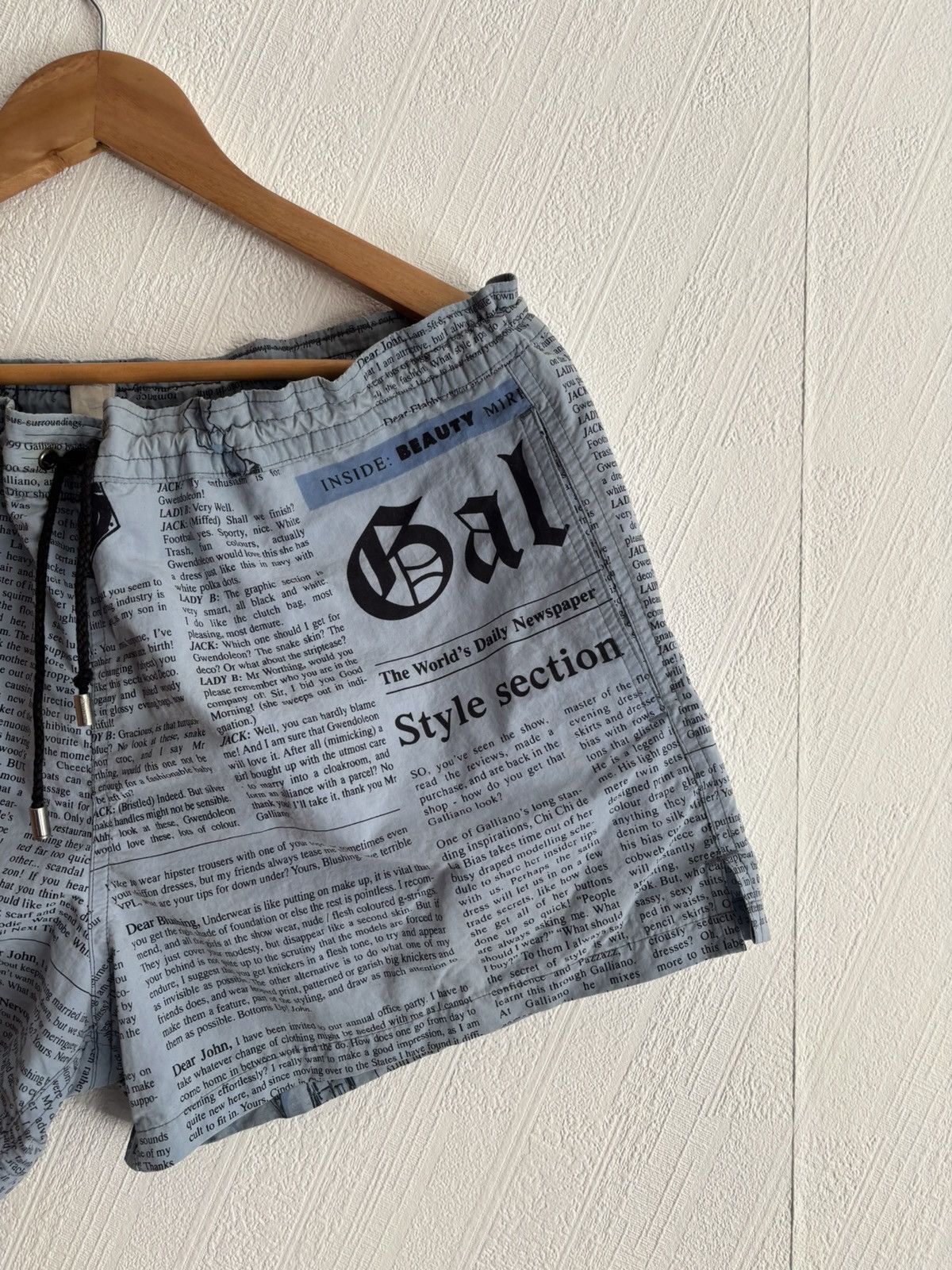 John Galliano John Galliano Newspaper Nylon Shorts Size US 34 / EU 50 - 3 Thumbnail