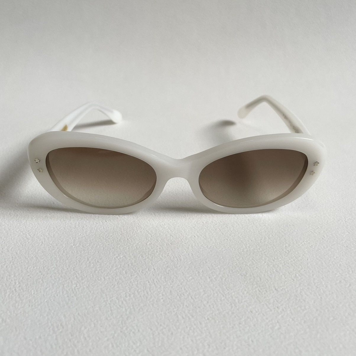 Cutler and Gross Milk White Oval ‘Cat Eye’ 70s Sunglasses Size ONE SIZE - 15 Thumbnail