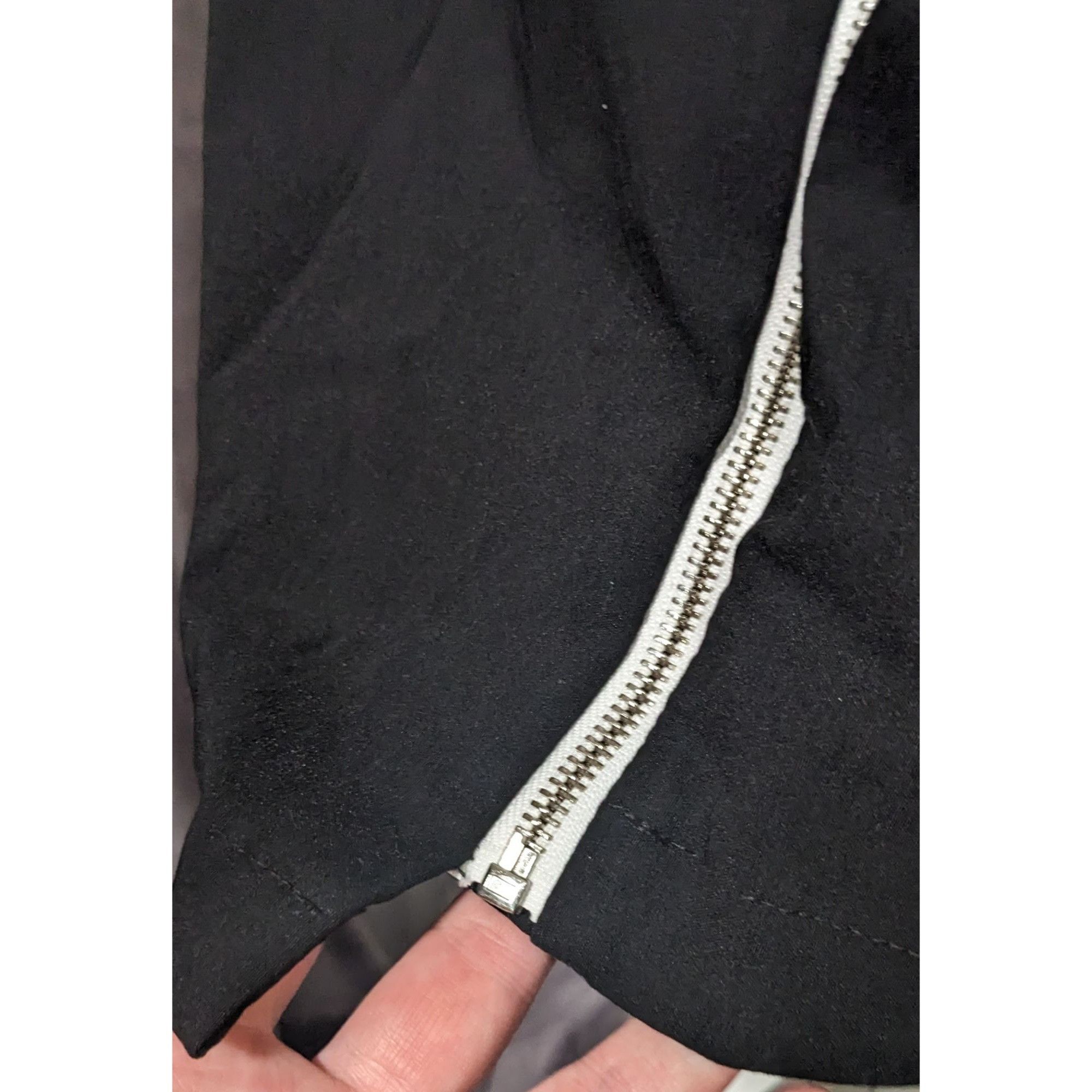 Insight Insight Gothic Black And White Asymmetrical Knee Length Skir Size 28" / US 6 / IT 42 - 9 Thumbnail