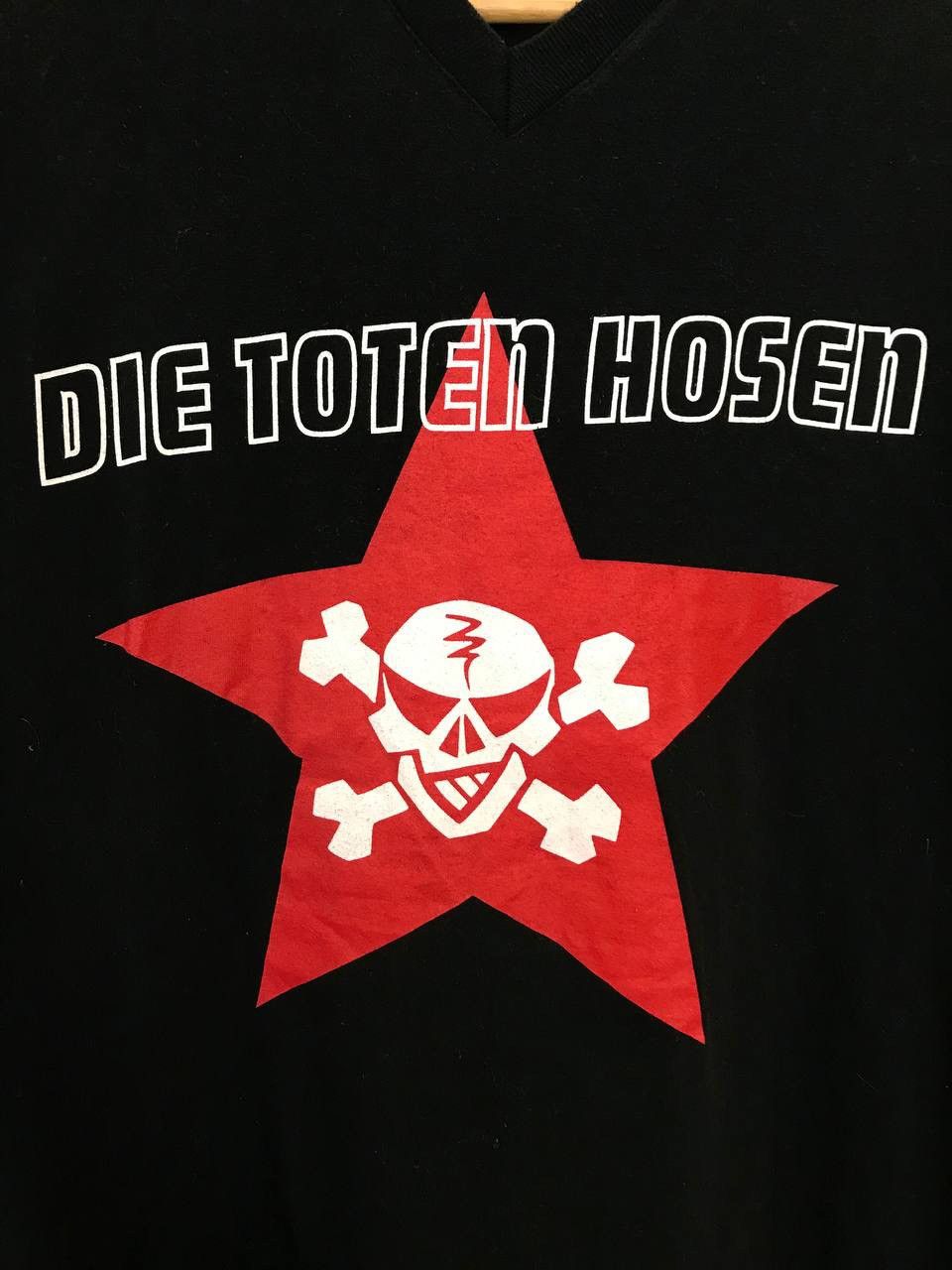 Band Tees Die Toten Hosen 90s vintage skulls rock band tee Size US L / EU 52-54 / 3 - 4 Thumbnail
