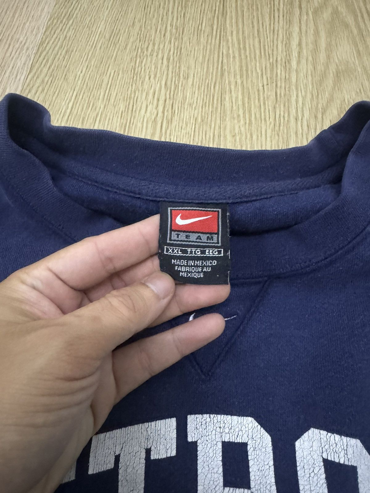 Nike × Vintage Vintage 90’s Nike center logo Detroit Titans crop sweashirt Size XL / US 12-14 / IT 48-50 - 5 Thumbnail