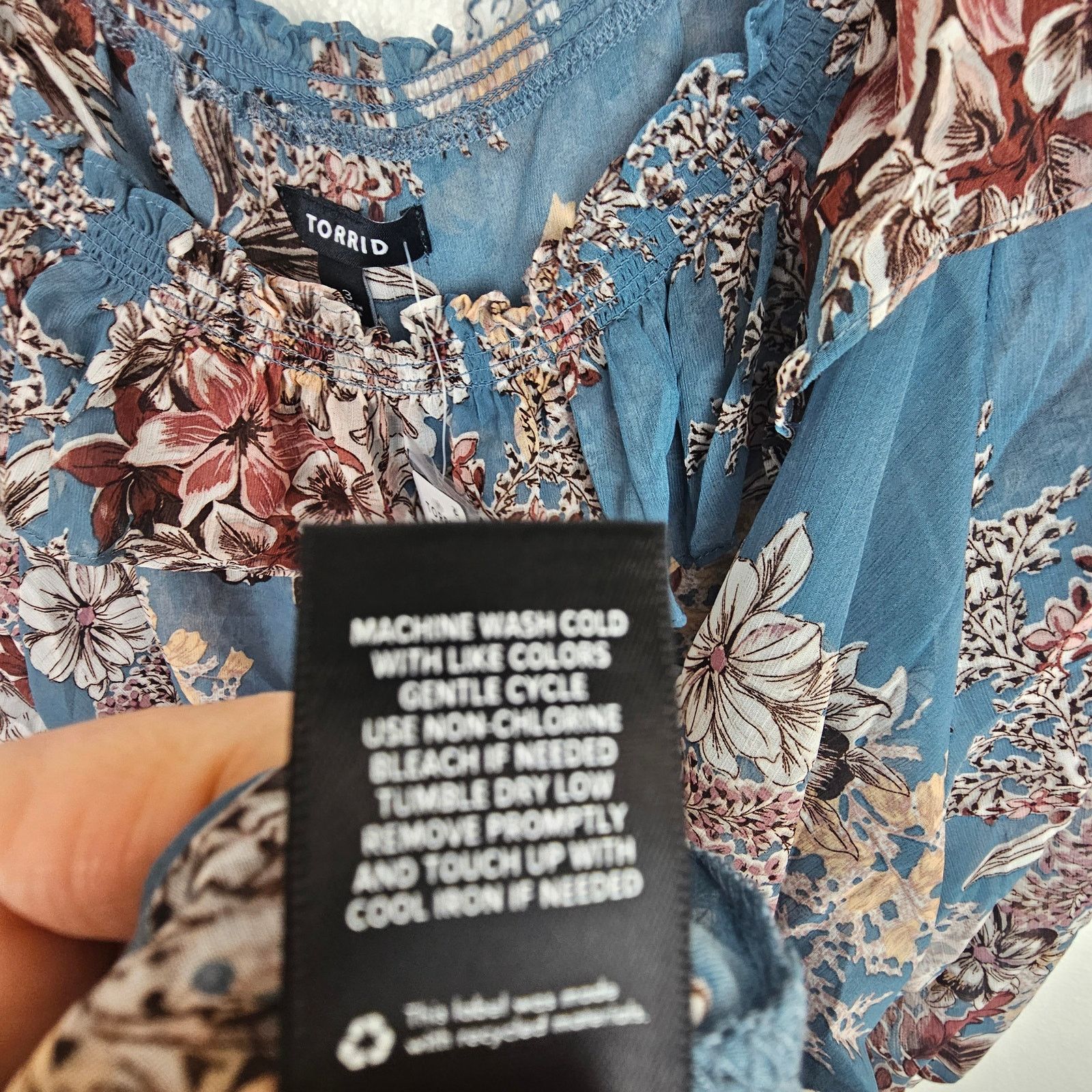 Corridor Torrid Off Shoulder Ruffle Top Size 3X Sheer Floral Crinkle Size 3XL / US 20-22 - 10 Thumbnail