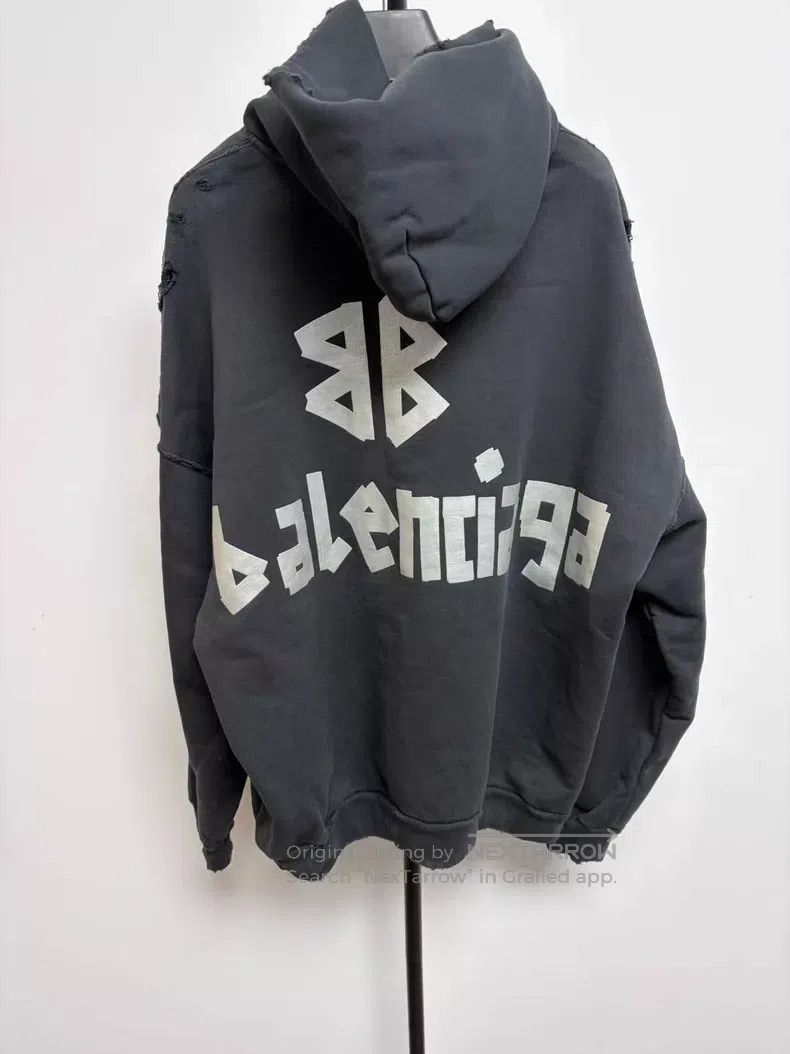 Balenciaga Balenciaga Crew Neck Logo Long Sleeve Hoodie Size US M / EU 48-50 / 2 - 2 Thumbnail