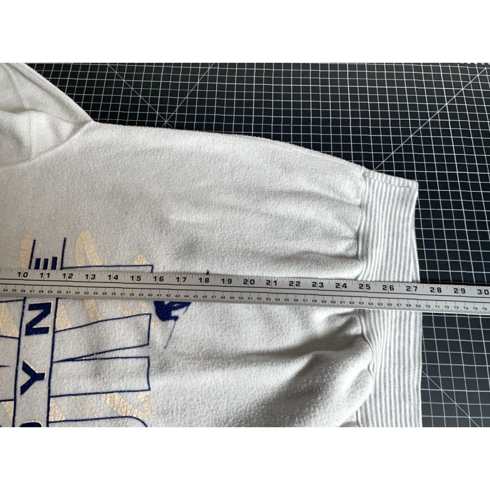 Vintage VINTAGE Gear for Sports Boyne Mountain Ski Sweatshirt Adult XL Gray Inside Out Crewneck Michigan 90s Mens Regular Sweatshirt Size US XL / EU 56 / 4 - 6 Thumbnail