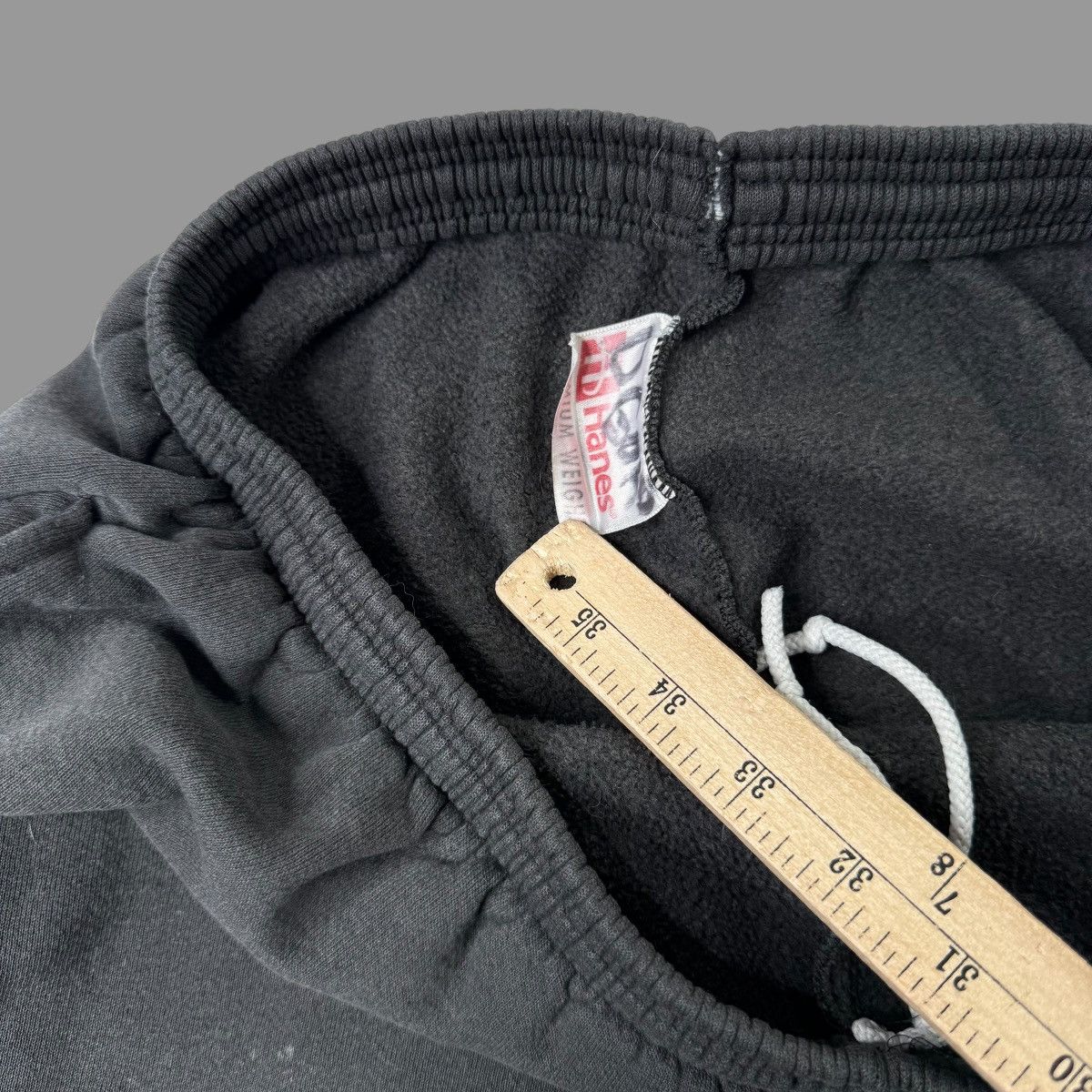 Hanes × Vintage Vintage faded black blank Hanes sweatpants Size US 32 / EU 48 - 4 Thumbnail