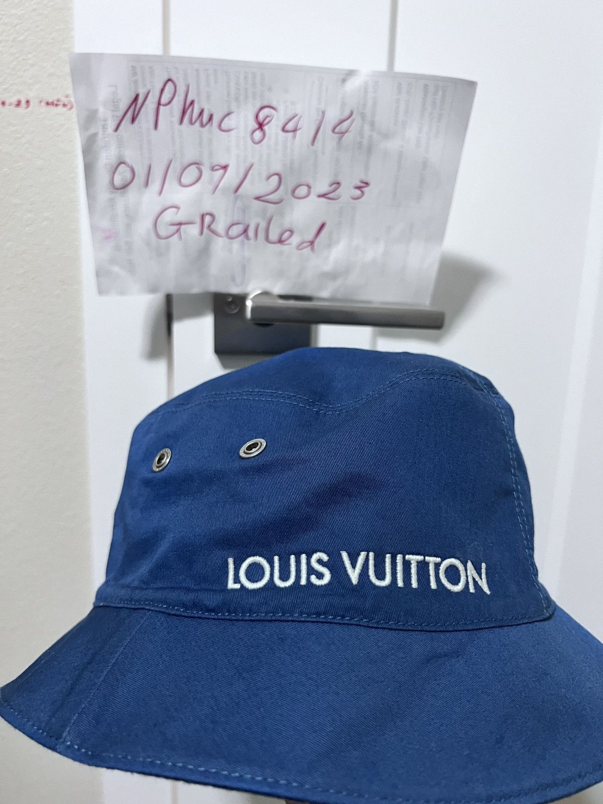 Louis Vuitton LOUIS VUITTON MONOGRAM ESSENTIAL BUCKET HAT Size ONE SIZE - 4 Thumbnail