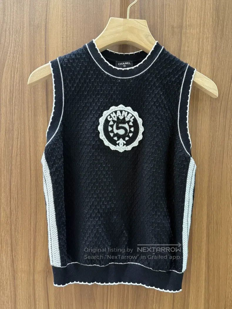 Chanel Chanel 23C No. 5 badge embroidered sleeveless vest Size XS / US 0-2 / IT 36-38 - 1 Thumbnail