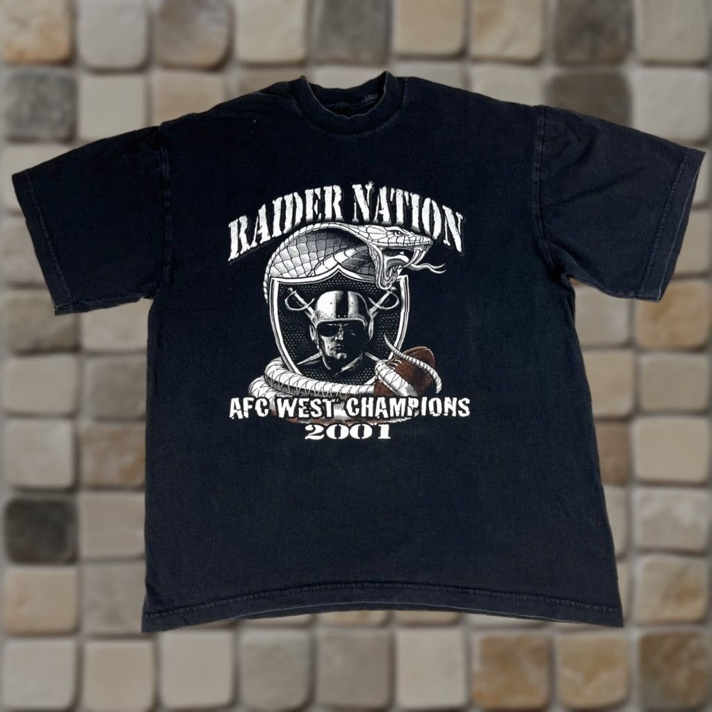 Champion VINTAGE Raiders Nation Oakland Raiders 2001 AFC West Champions T-shirt Sz M Men Short Sleeve Crew Neck Black Sports Double-Sided Size US M / EU 48-50 / 2 - 1 Thumbnail