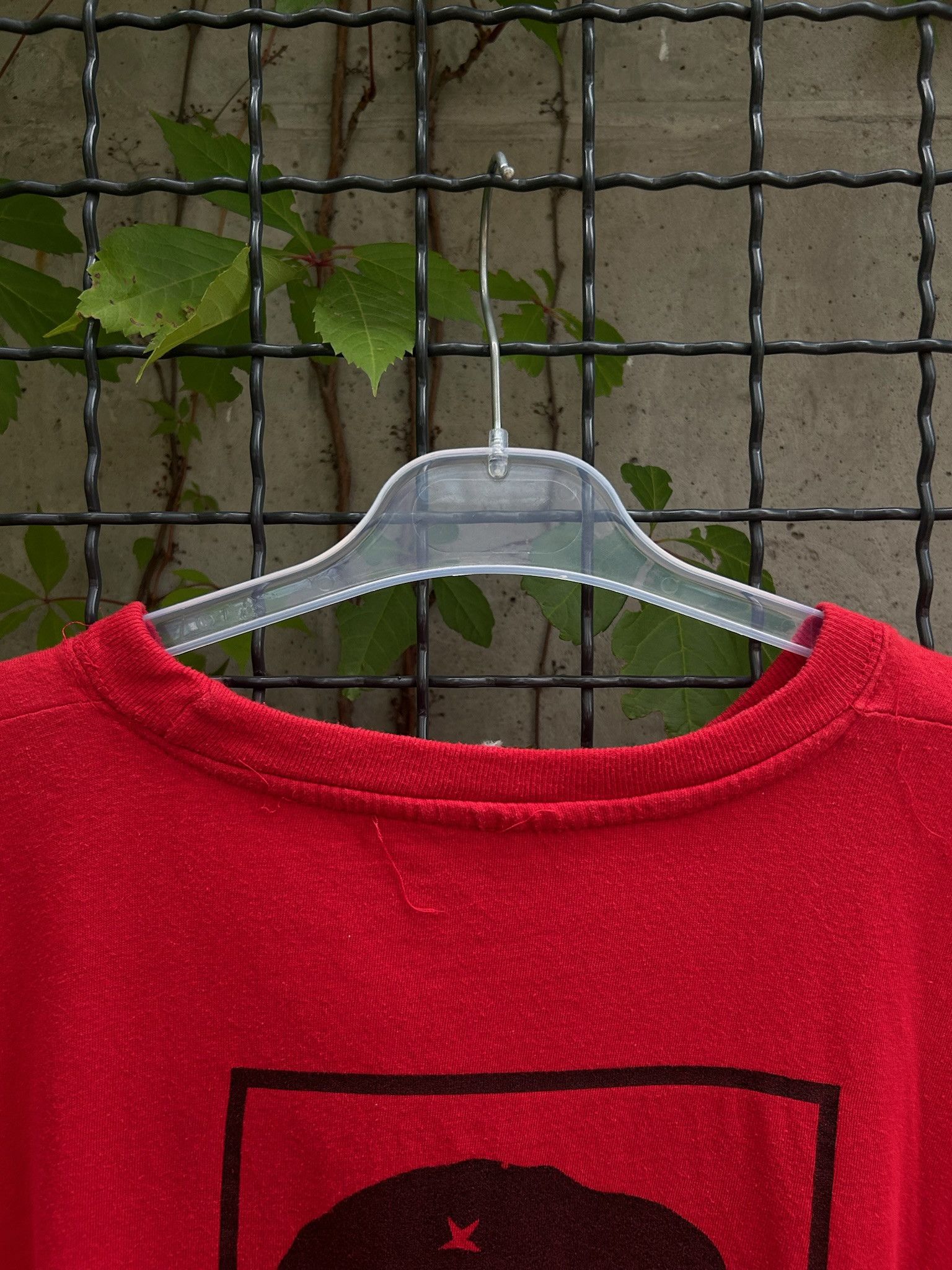 Band Tees Che Guevara Vintage 2001 Hasta La Victoria Siempre Red Tee Size US XXL / EU 58 / 5 - 10 Thumbnail