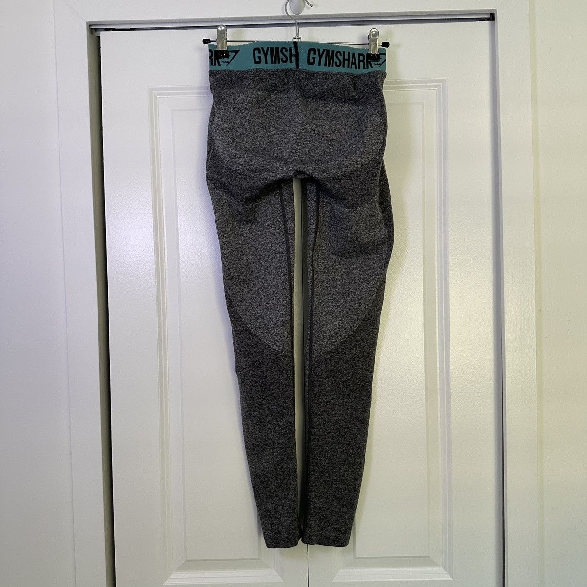 Gymshark Gymshark Women’s Gray & Teal Athletic Leggings Small Size 27" / US 4 / IT 40 - 2 Thumbnail