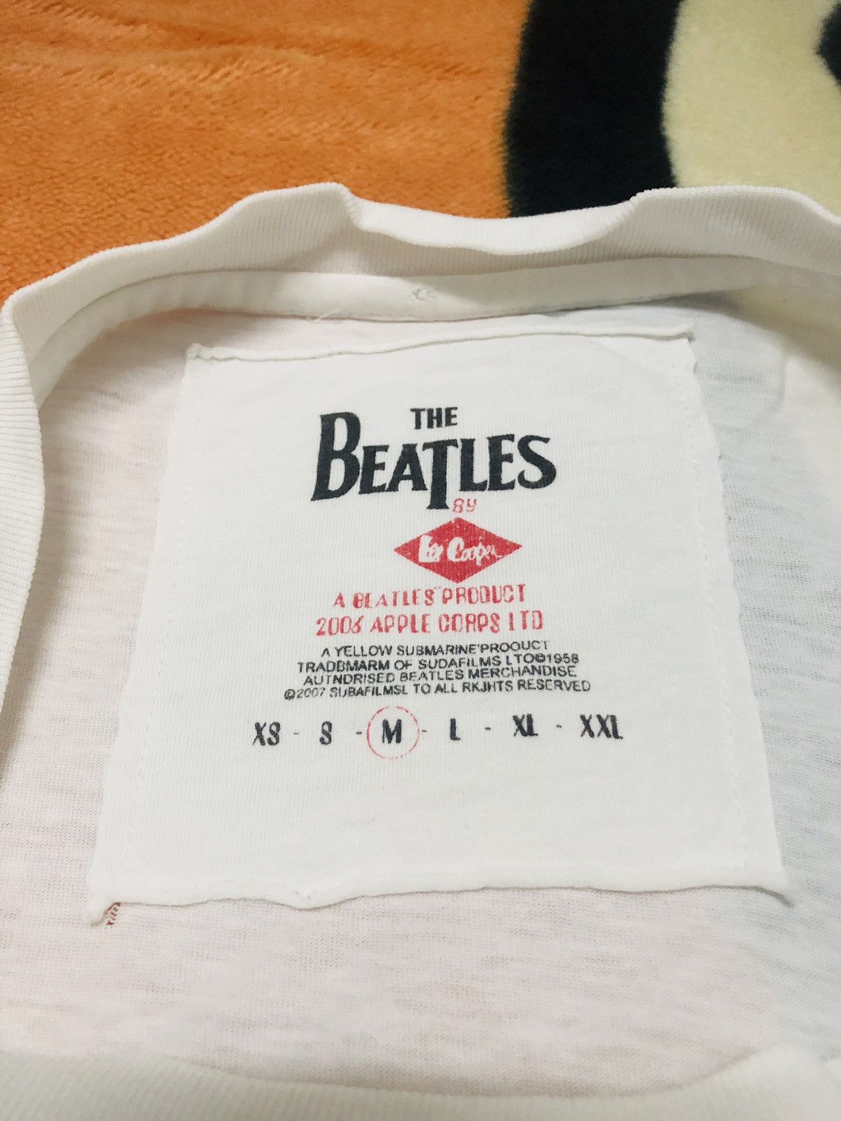 Band Tees Distressed band The Beatles x Lee Cooper©️2007 Size US M / EU 48-50 / 2 - 3 Thumbnail
