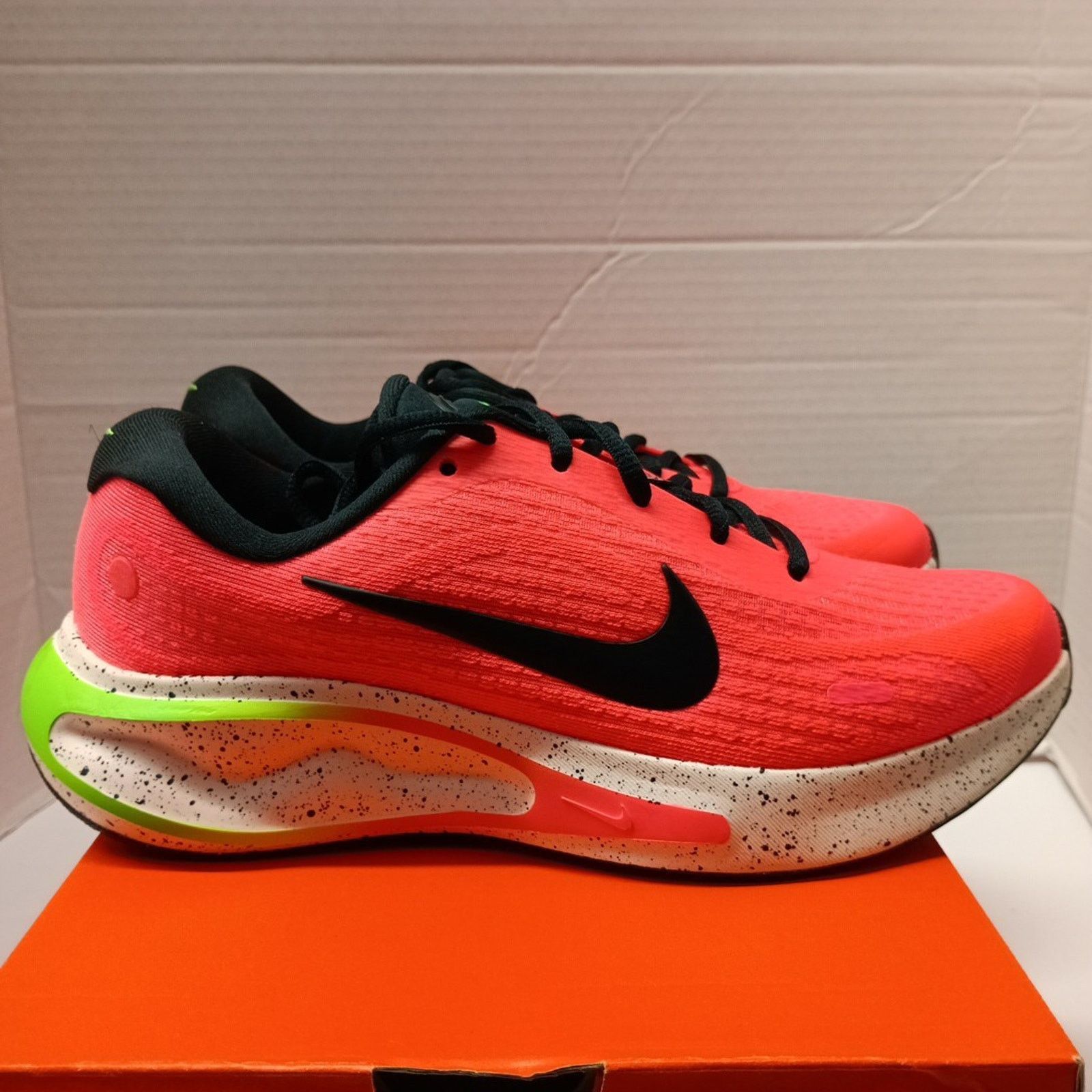 Nike Nike Journey Run Hot Punch Women's Size 7.5/Men's 6 Shoes Size US 7.5 / IT 37.5 - 1 Thumbnail
