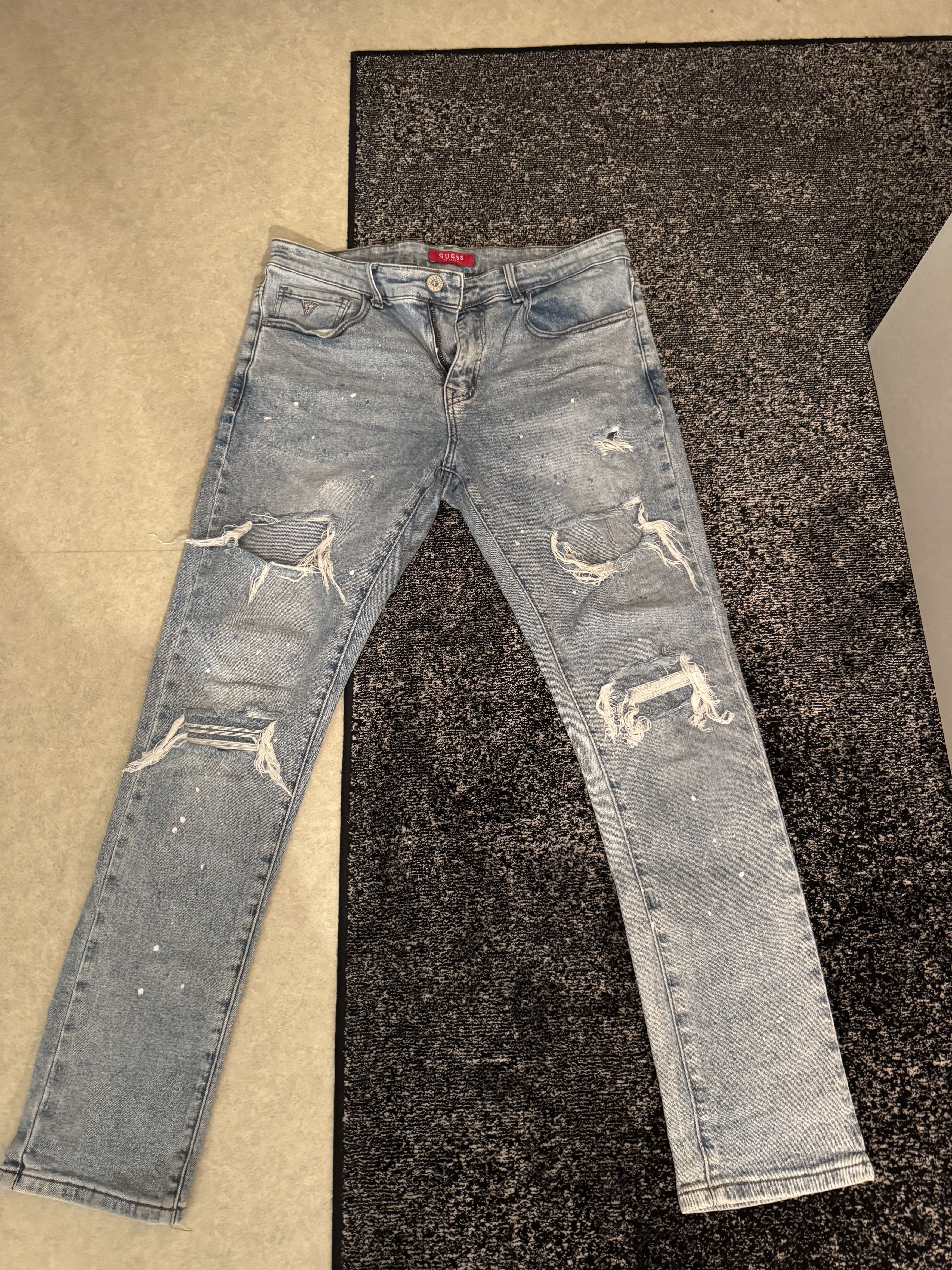 Guess ripped jeans Size US 34 / EU 50 - 1 Thumbnail