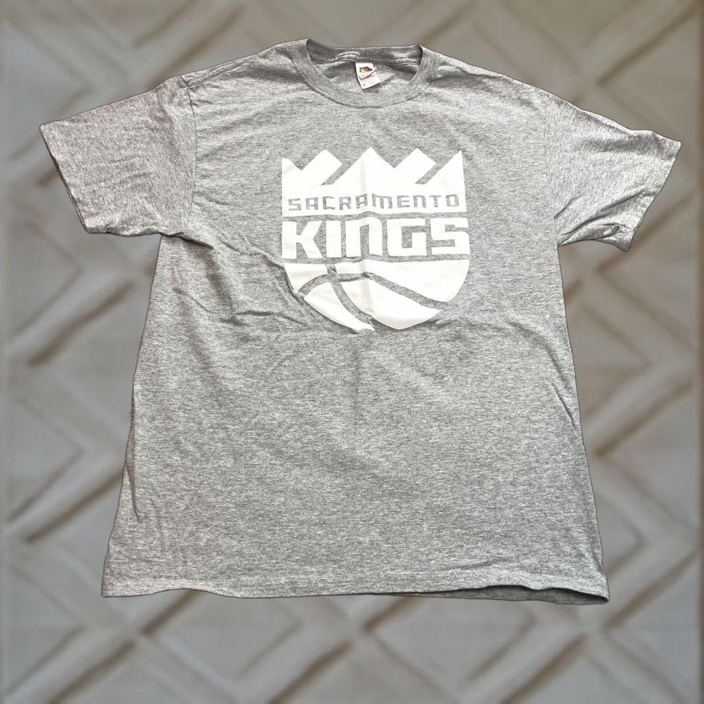 Fruit Of The Loom Fruit of the Loom Shirt Adult Medium Gray Sacramento Kings Logo NWOT Size US M / EU 48-50 / 2 - 1 Thumbnail