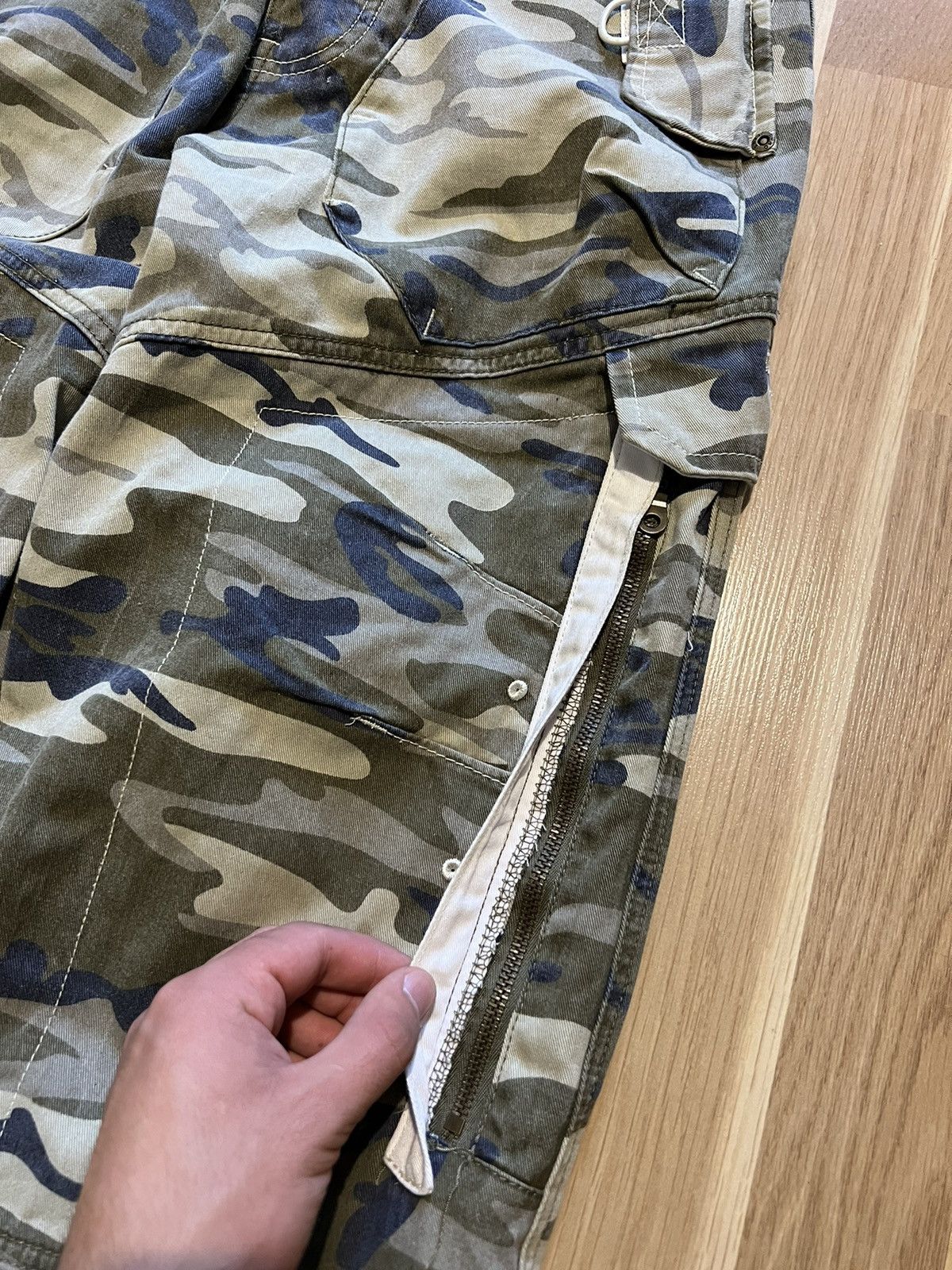 Japanese Brand × Vintage Crazy Vintage Y2K/2000s Baggy Military Camo Skater Cargo Size US 30 / EU 46 - 6 Thumbnail