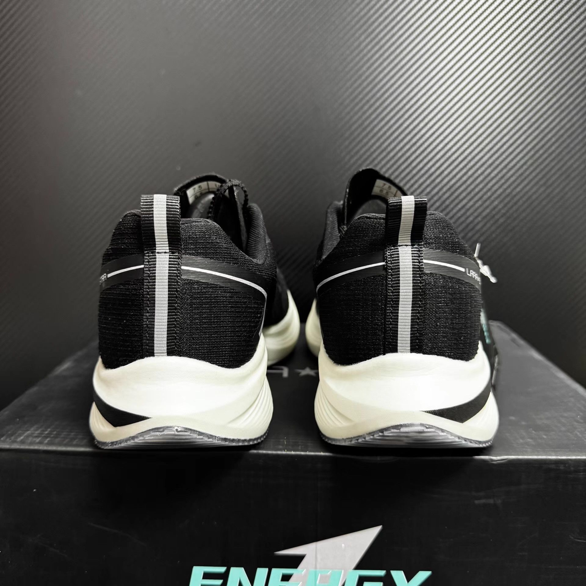 Nike LARASTAR Energy 1 Q10 Size US 7 / EU 40 - 3 Thumbnail