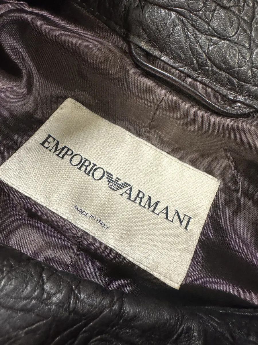 Emporio Armani AW2005 Emporio Armani Asymmetrical Crocodile Effect Brown Leather Jacket Size XXS / US 00 / IT 34 - 11 Thumbnail