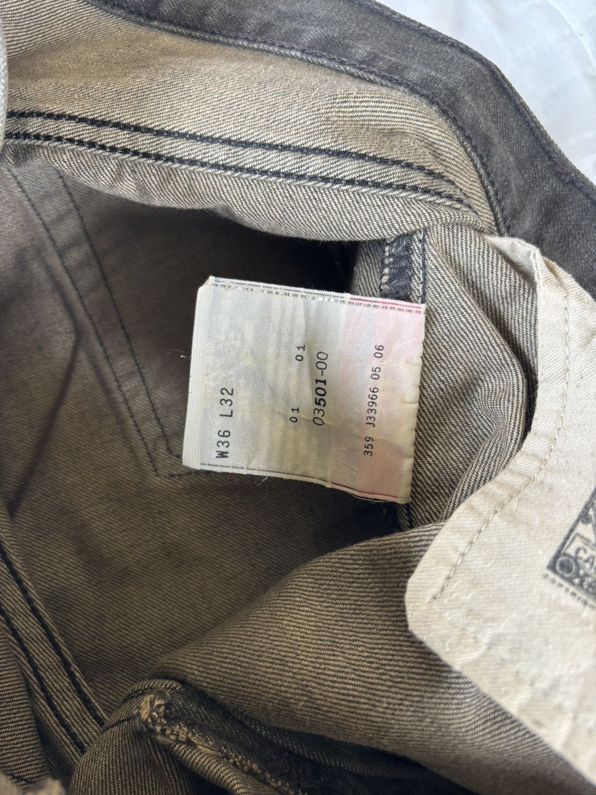 Levi's Vintage Clothing VINTAGE LEVIS 501 BLACK BAGGY DISTRESSED DENIMS Size US 36 / EU 52 - 12 Thumbnail