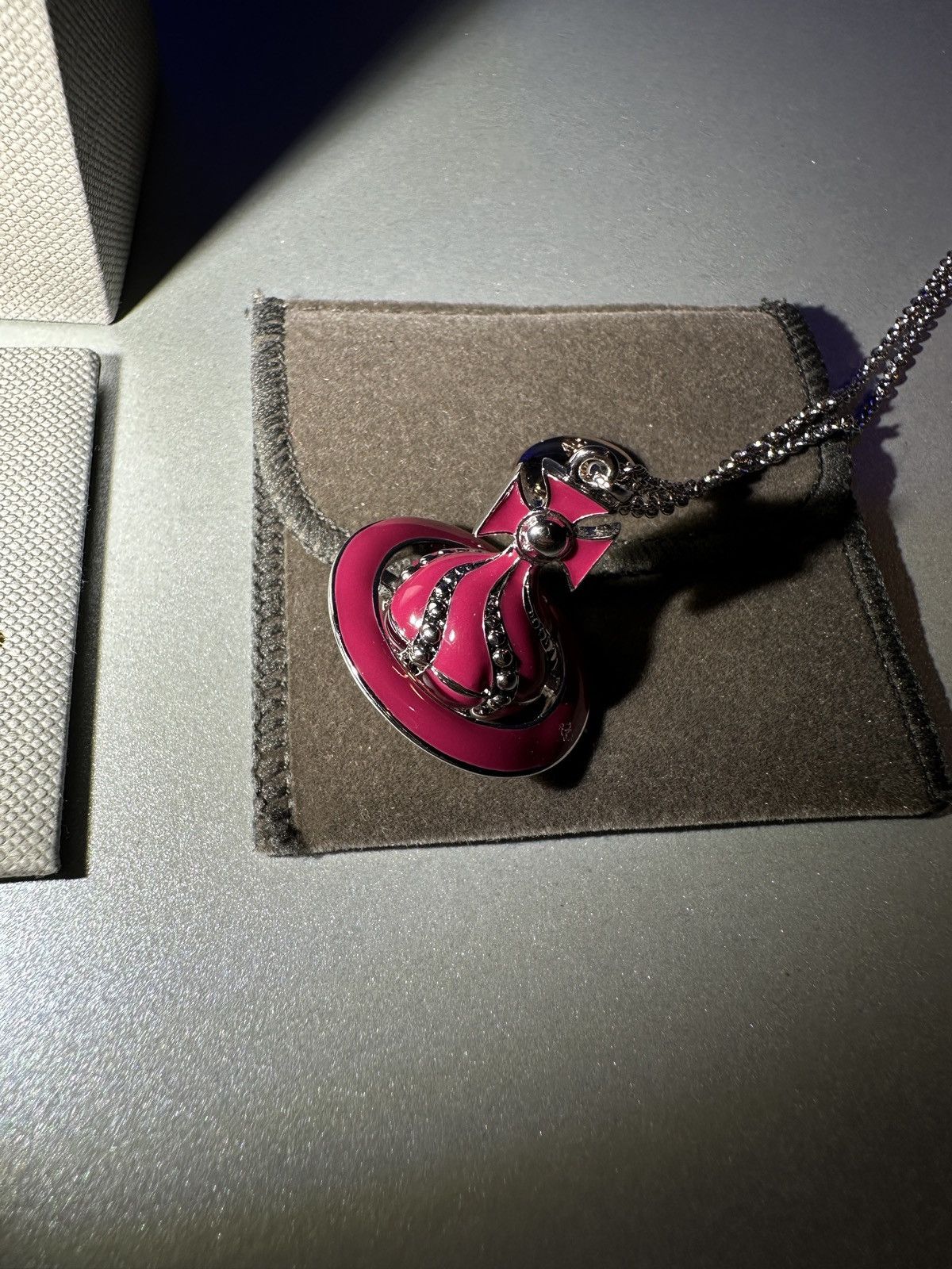 Vivienne Westwood Vivienne Westwood 3D Orb Rare pink silver Necklace Size ONE SIZE - 18 Thumbnail