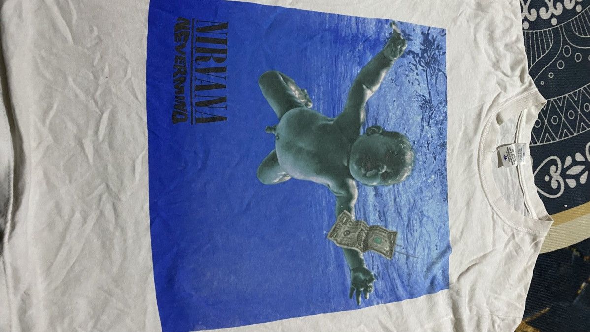Band Tees Y2K NIRVANA NEVERMIND album promo t-shirt Size US M / EU 48-50 / 2 - 14 Thumbnail