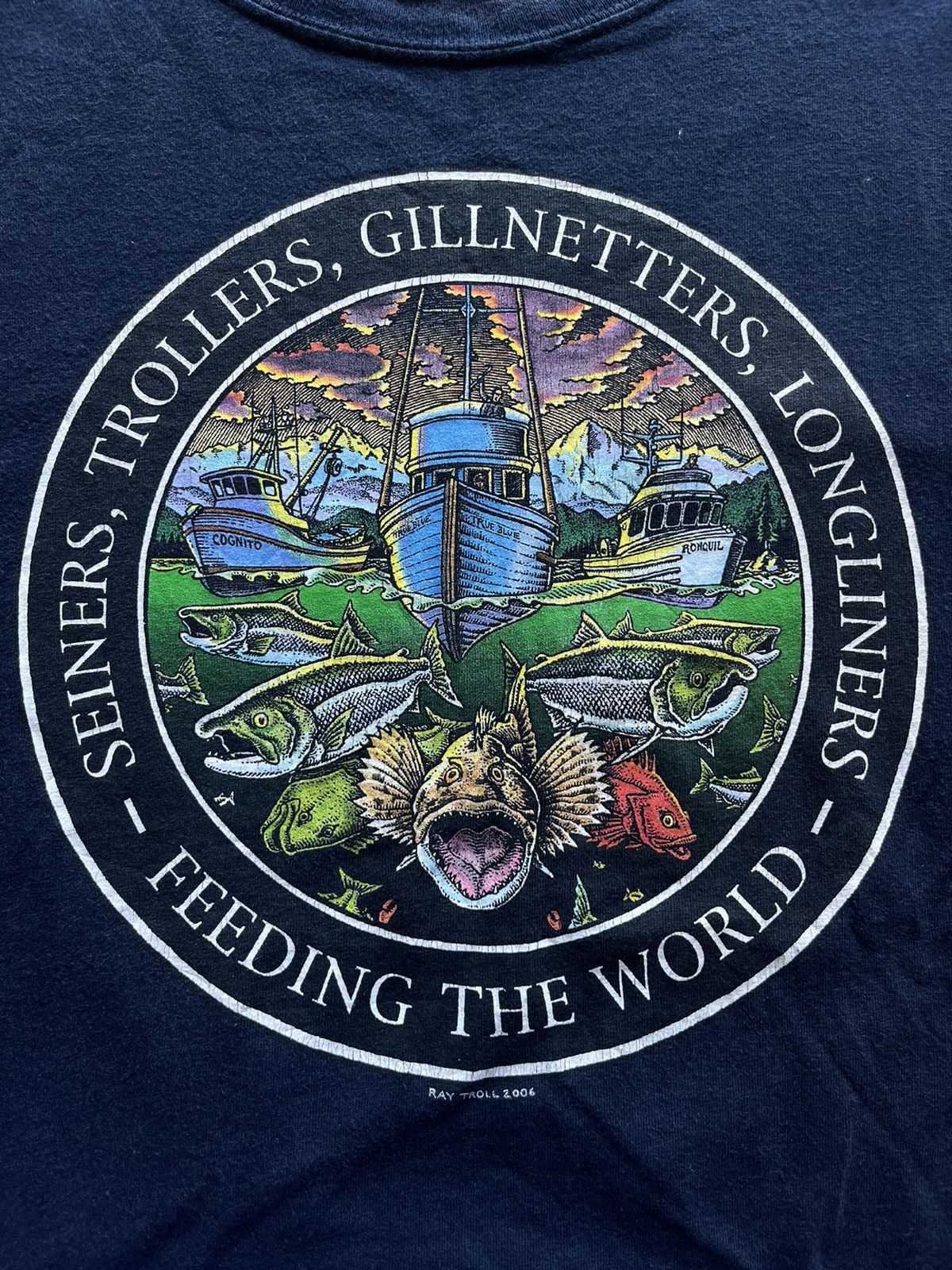 Vintage Vintage RAY TROLL Design FEEDING THE WORLD 2006’s T-shirt Size US XXL / EU 58 / 5 - 5 Thumbnail