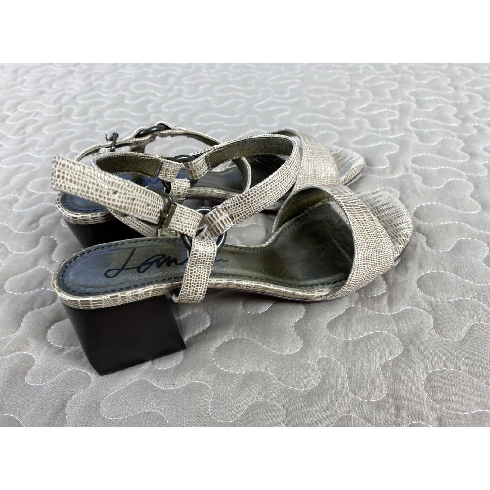 Lanvin VINTAGE Lanvin Leather Chunky Heel Sandlae Gold Women’s Sz 37 Sandal Strap Womens Shoes Gold Mid 2-2.9 in Straps US7 Victory? Size US 7 / IT 37 - 4 Thumbnail