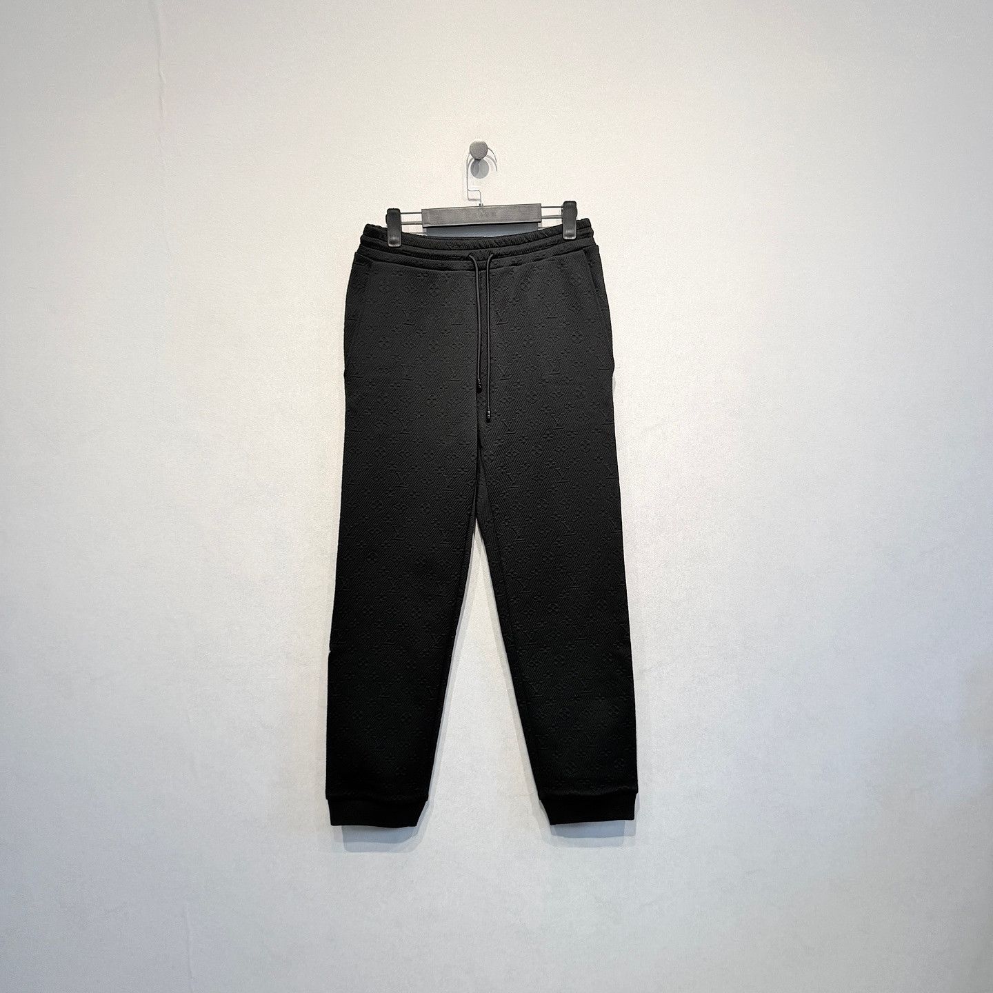 Louis Vuitton Louis Vuitton Monogram Embossed Sweatpants Size S Size US 30 / EU 46 - 1 Thumbnail