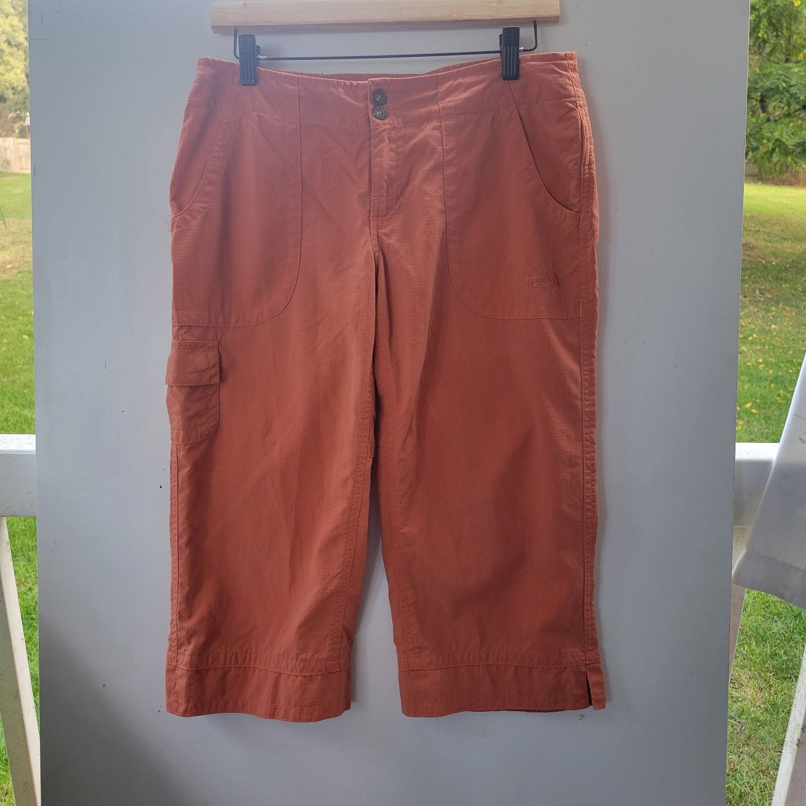 The North Face North Face Pants Womens 6 Orange Ripstop Cargo Capri Cropped Size 28" / US 6 / IT 42 - 1 Thumbnail
