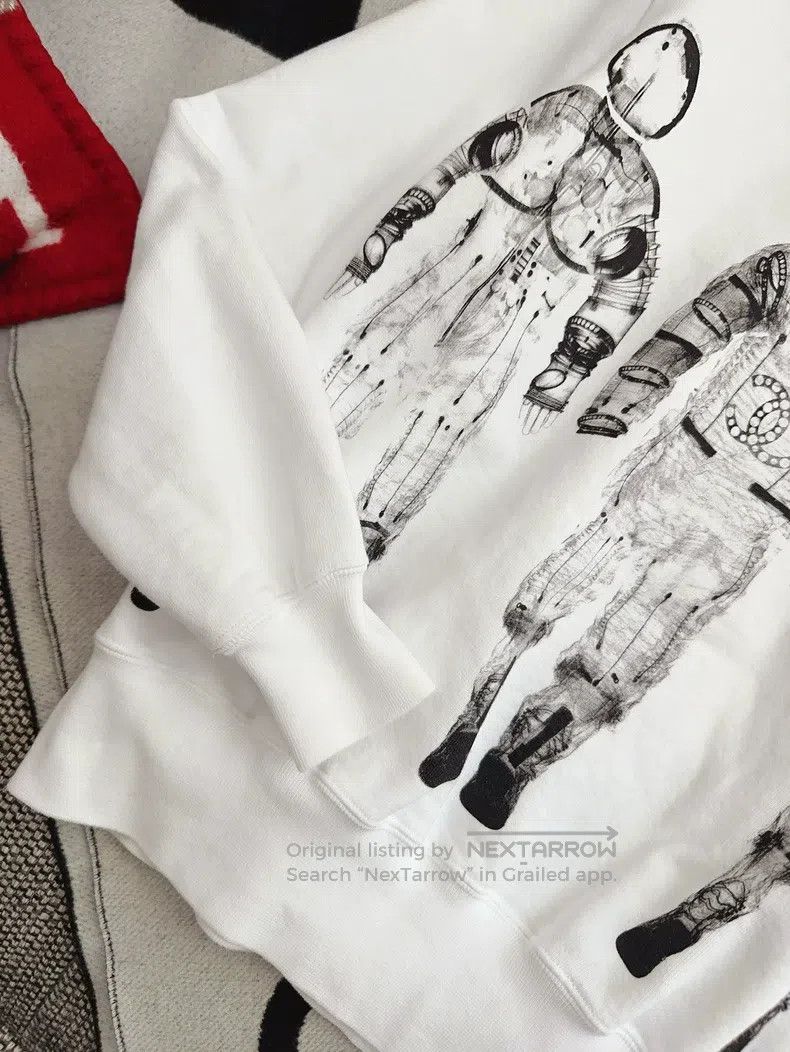 Chanel Chanel Space robot astronaut white graffiti astronaut patt Size XXS / US 00 / IT 34 - 3 Thumbnail
