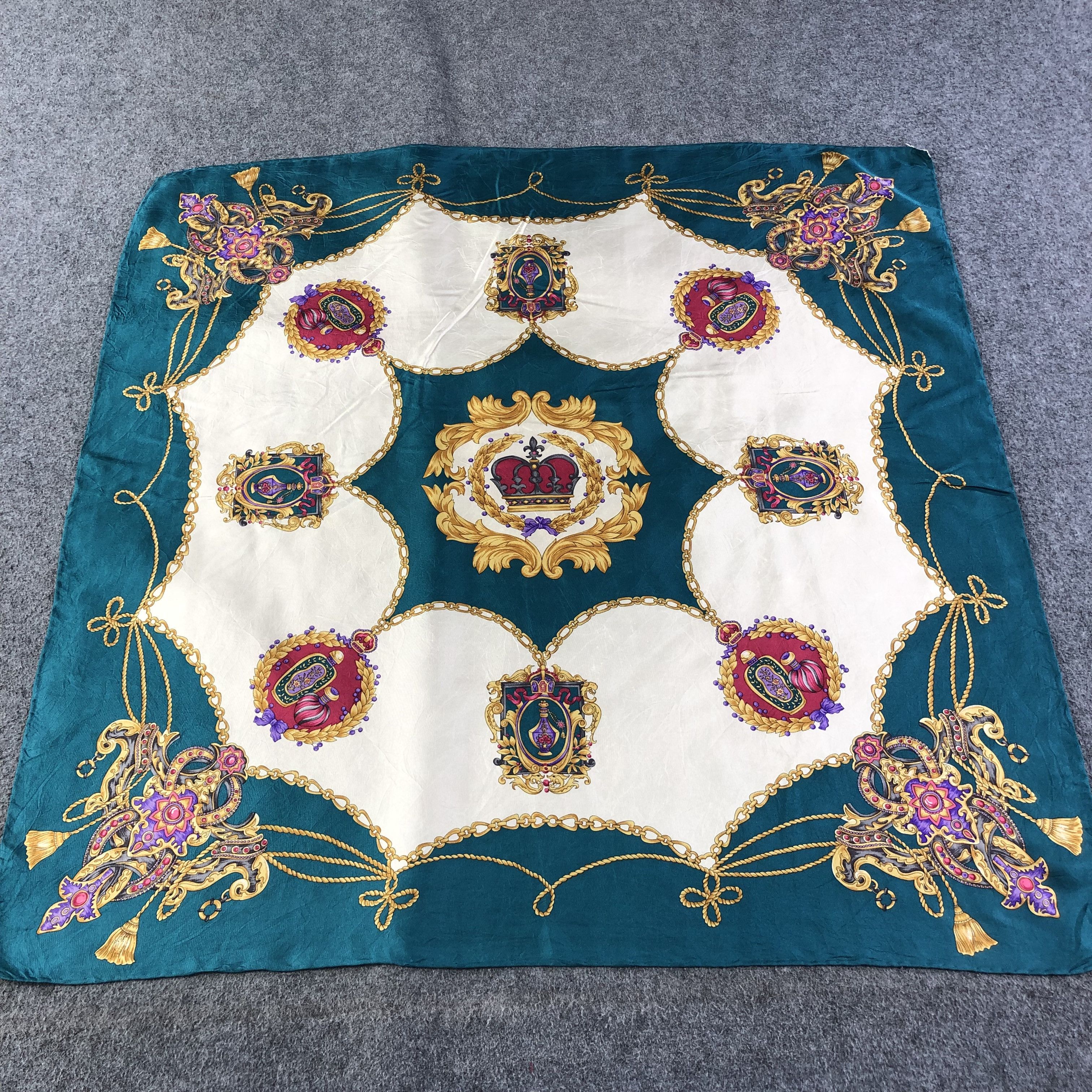 Vintage Vintage Luxury Crown Hand Rolled Silk Scarf M676 Size ONE SIZE - 1 Thumbnail