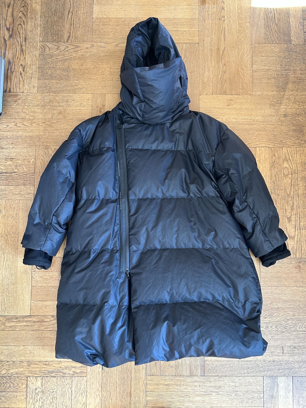AW18 Mask Asymmetrical Down Coat