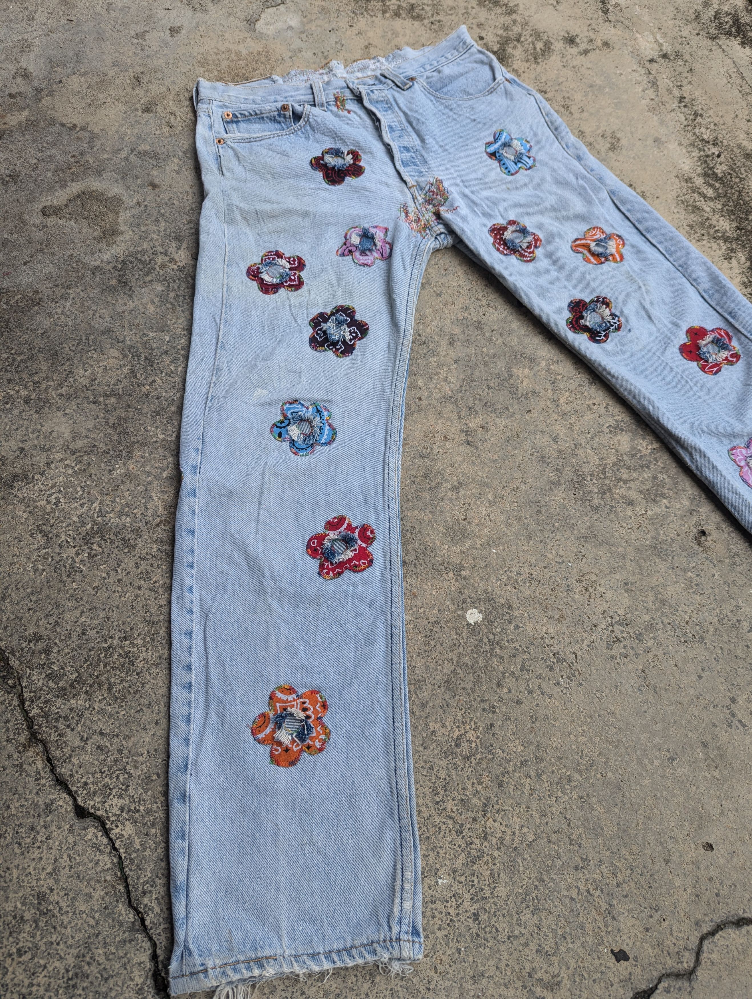 Levi's Vintage Levis 501 Custom Made Flower Patches Size US 31 - 3 Thumbnail