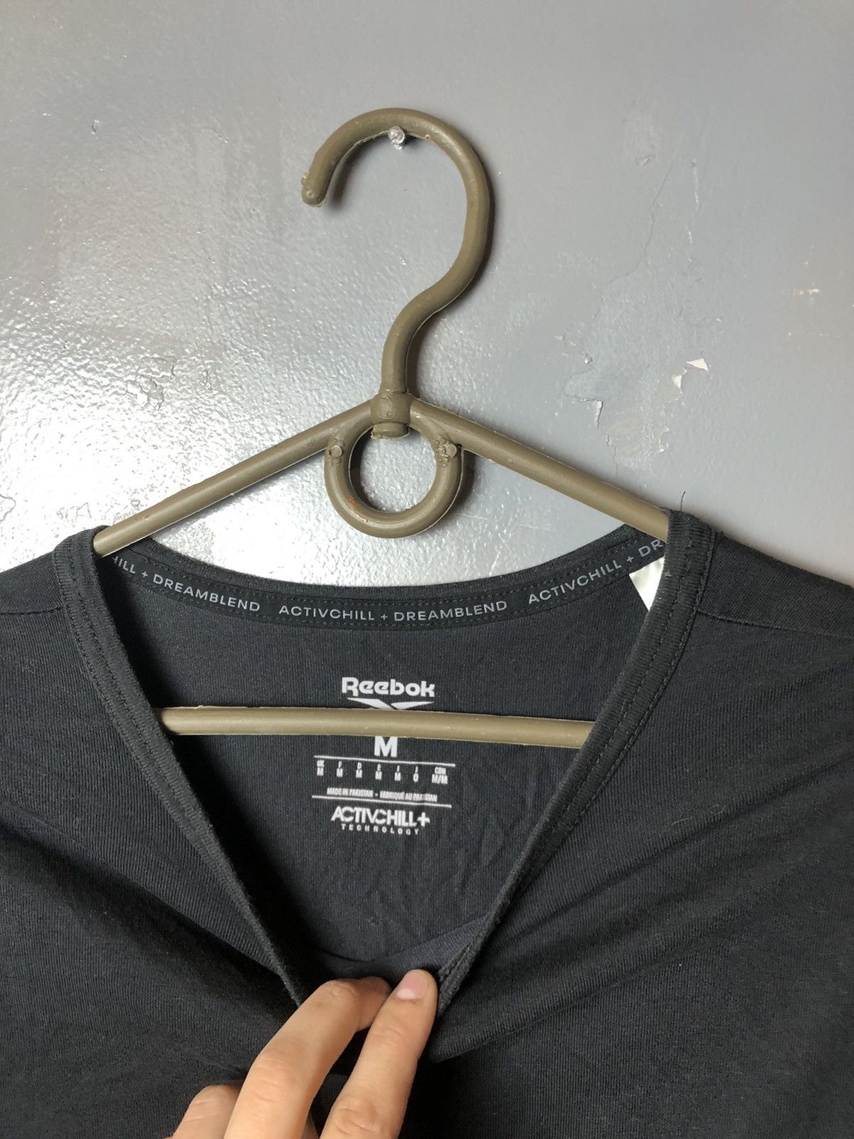 Reebok Men’s long sleeve size M Reebok Size US M / EU 48-50 / 2 - 4 Thumbnail
