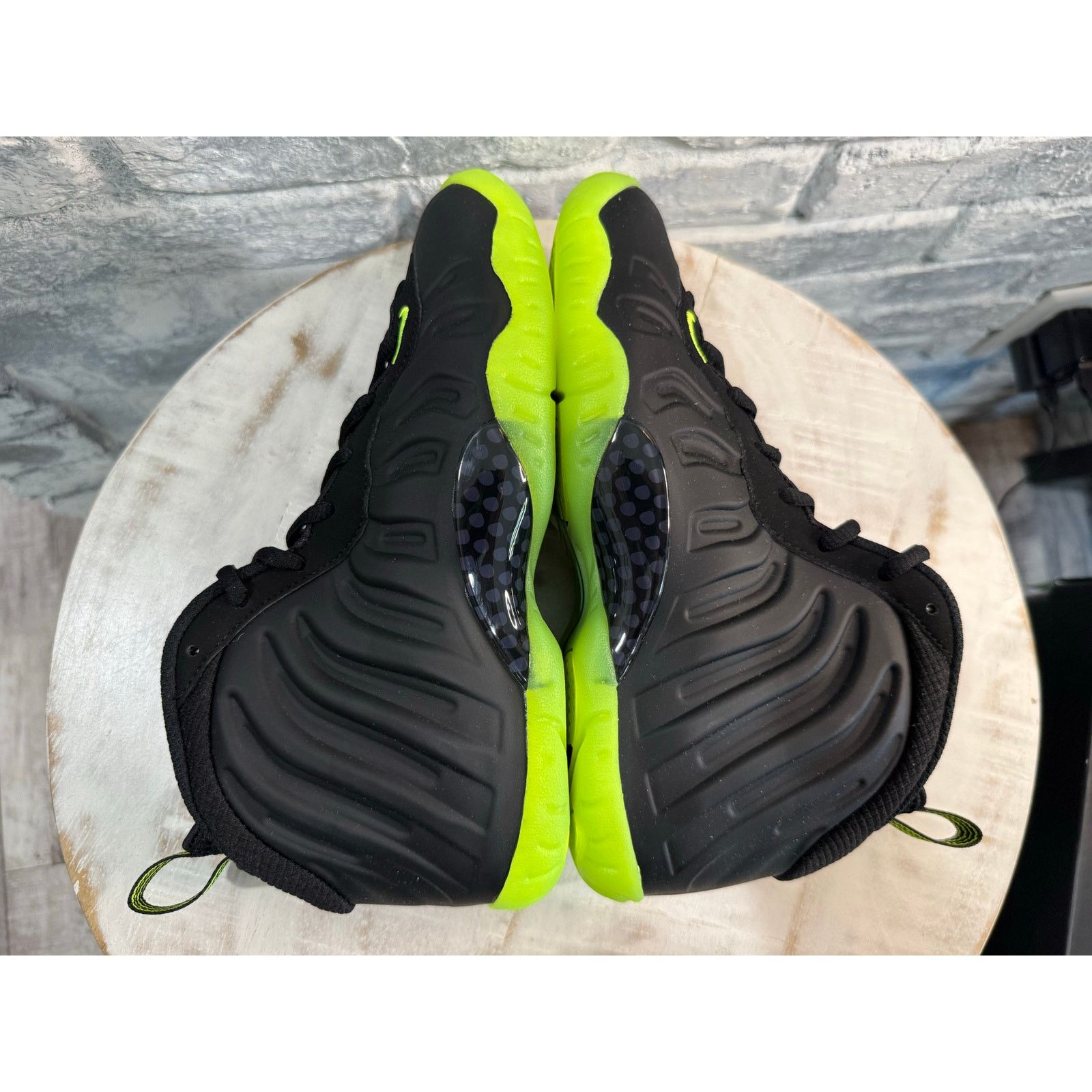 Nike Nike Little Posite One Black Volt Size 5y HF0977-001 Size US 5 / EU 37 - 6 Thumbnail