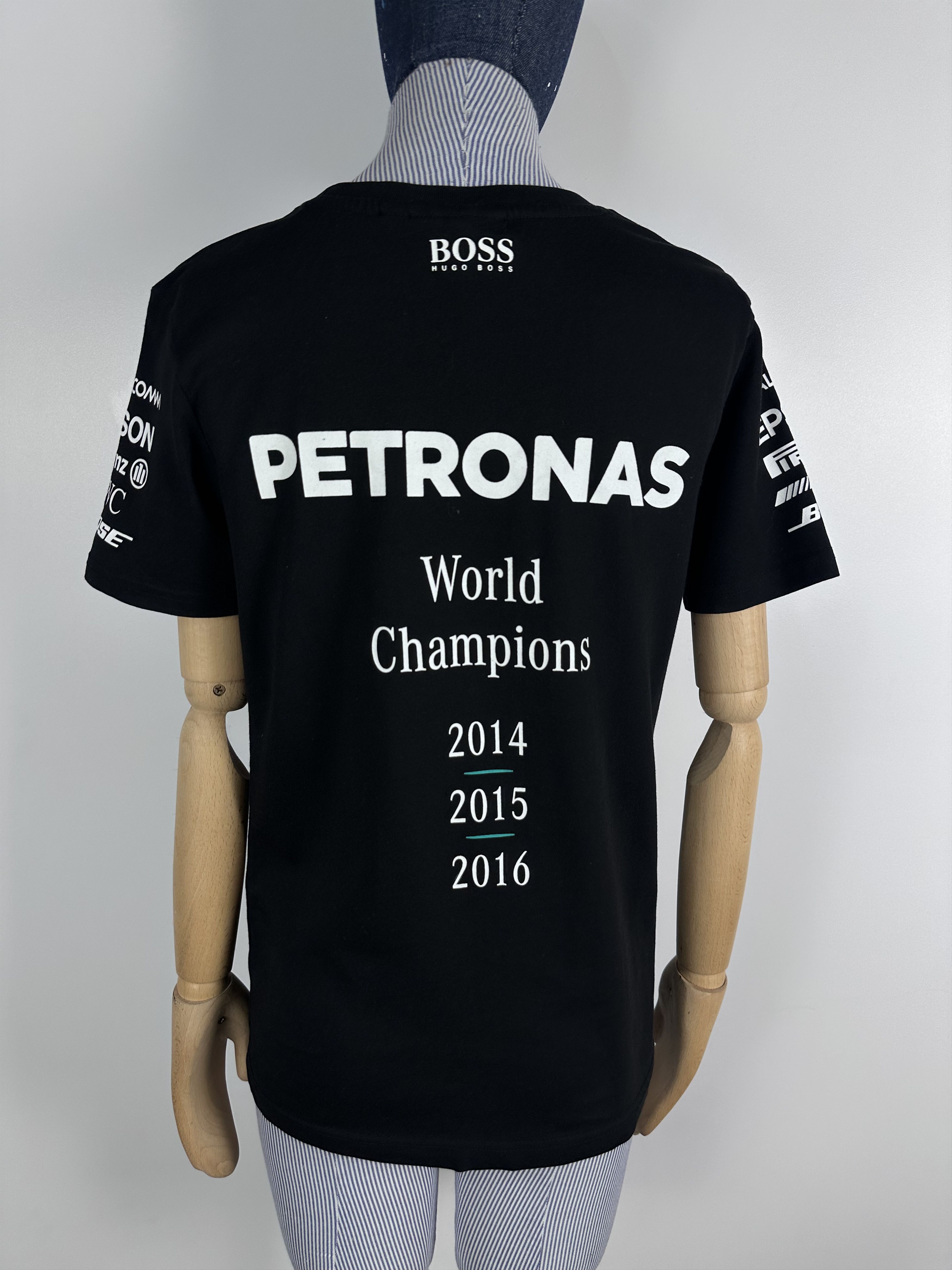 Mercedes-Benz Mencedes Petronas AMG F1 Team 2016 Racing T Shirt Boss XS Size XS / US 0-2 / IT 36-38 - 5 Thumbnail