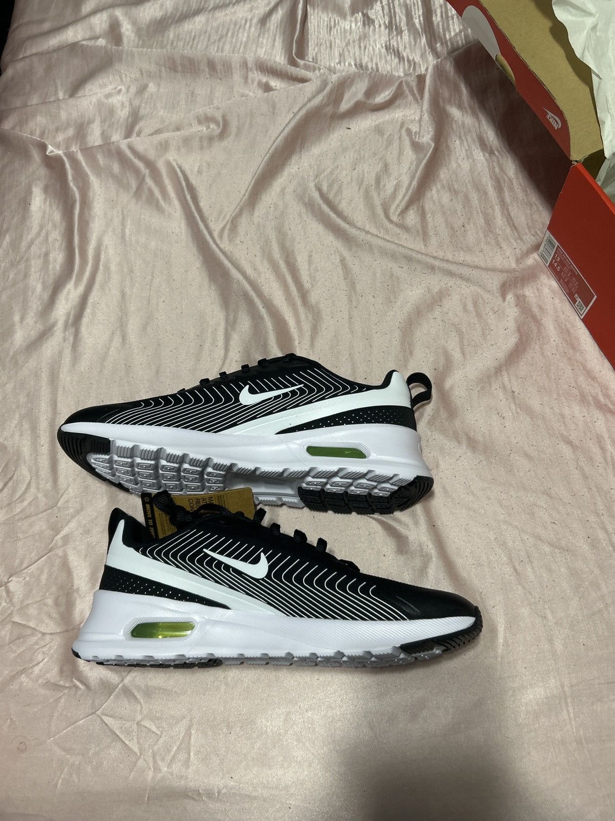 Nike Nike Air Max Axis Size US 13 / EU 46 - 6 Thumbnail