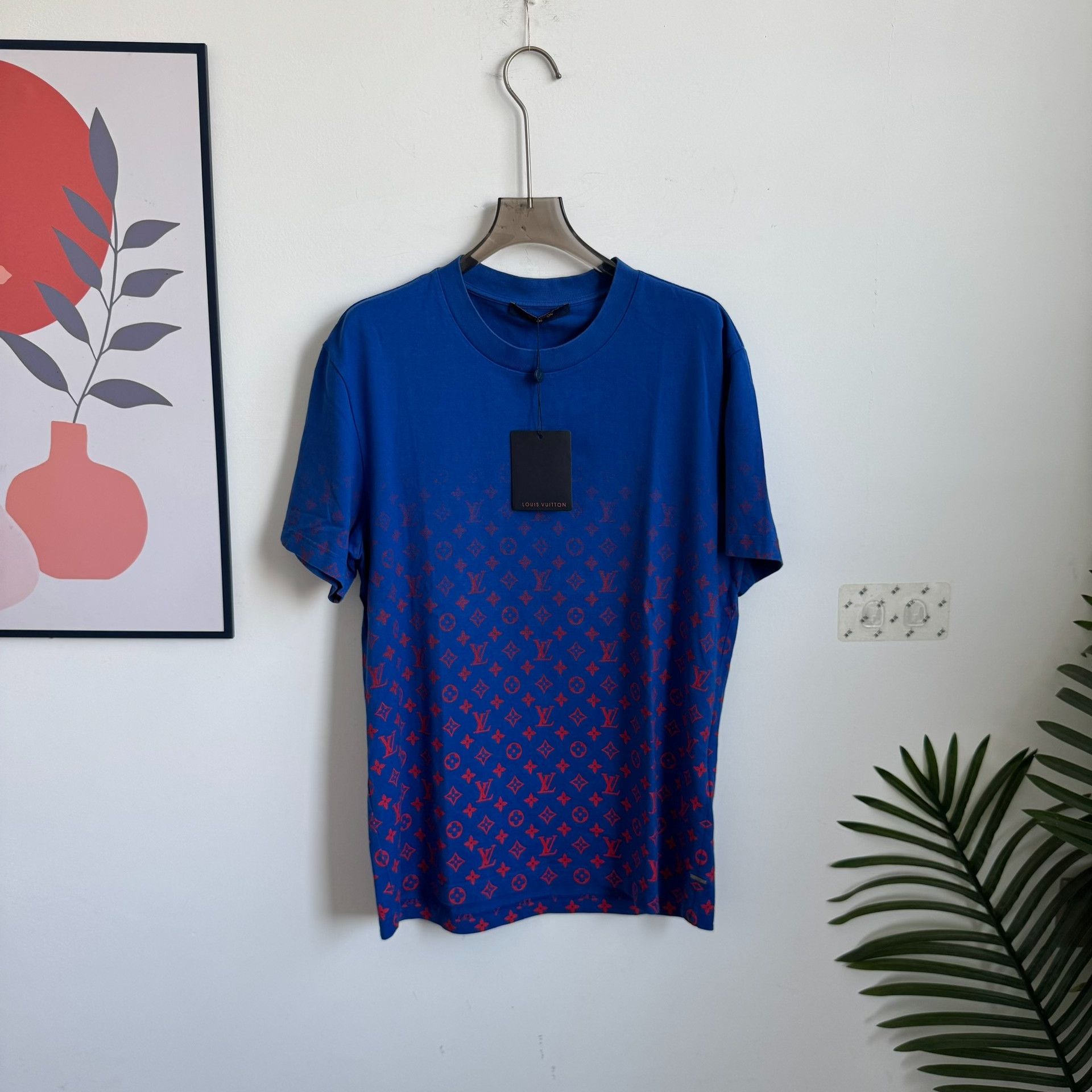 Louis Vuitton Louis Vuitton Gradient Monogram T-Shirt L Size US L / EU 52-54 / 3 - 1 Thumbnail