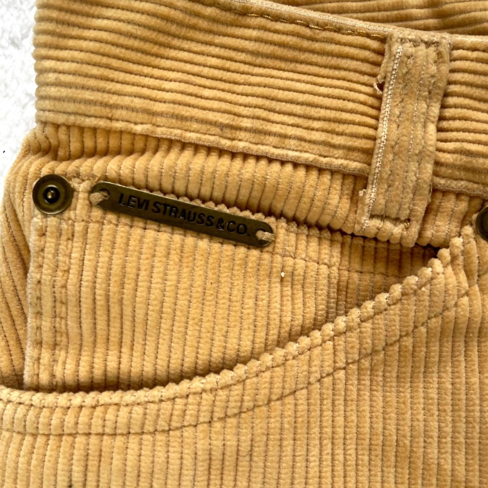 Levi's VINTAGE Levi's Corduroy Pants Womens 26x26 Gold 5 Pocket Straight Leg 90s 80s Size 26" / US 2 / IT 38 - 5 Thumbnail