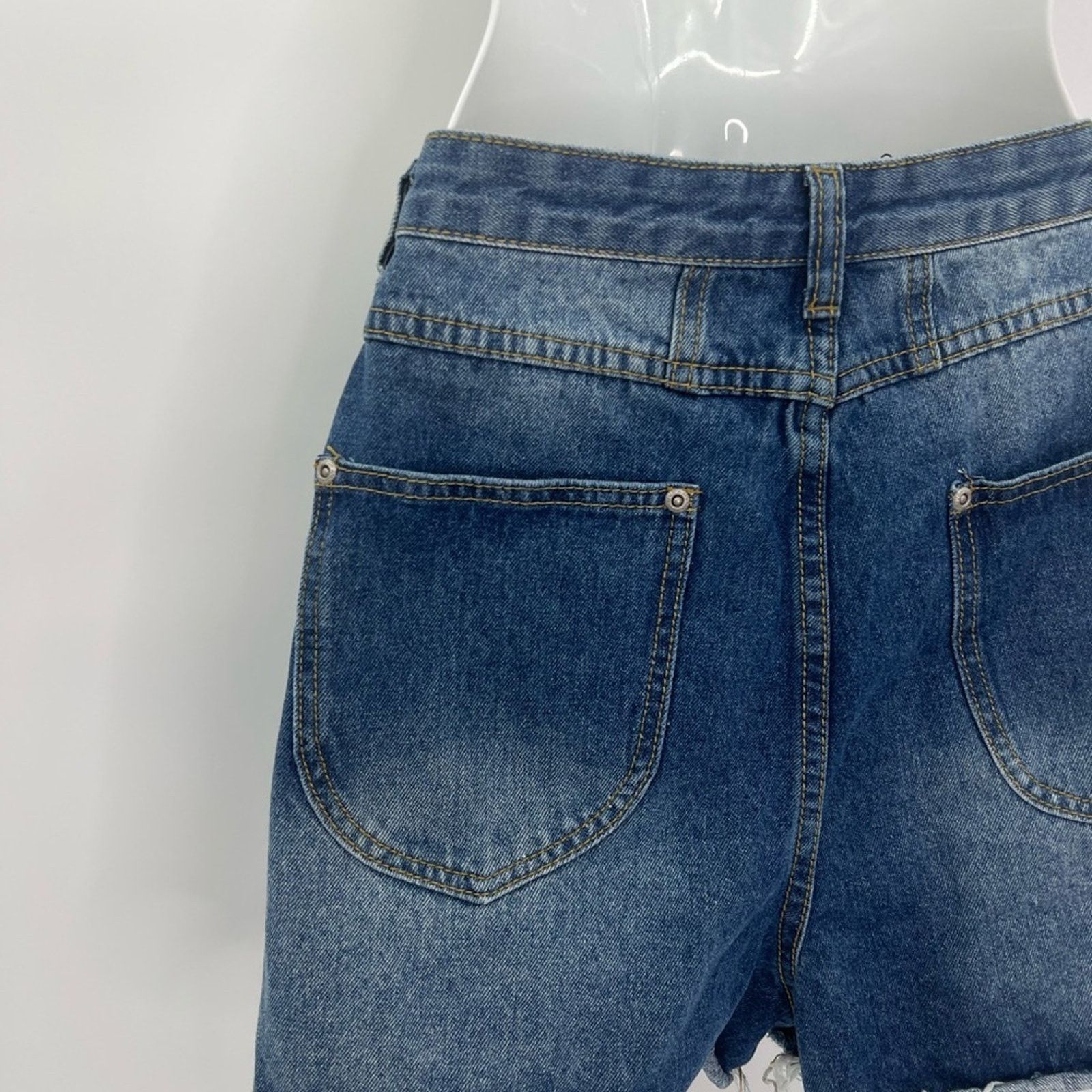 Boohoo BOOHOO TALL DISTRESSED FRAYED JEAN SHORTS SZ 8 NWT Size 30" / US 8 / IT 44 - 7 Thumbnail