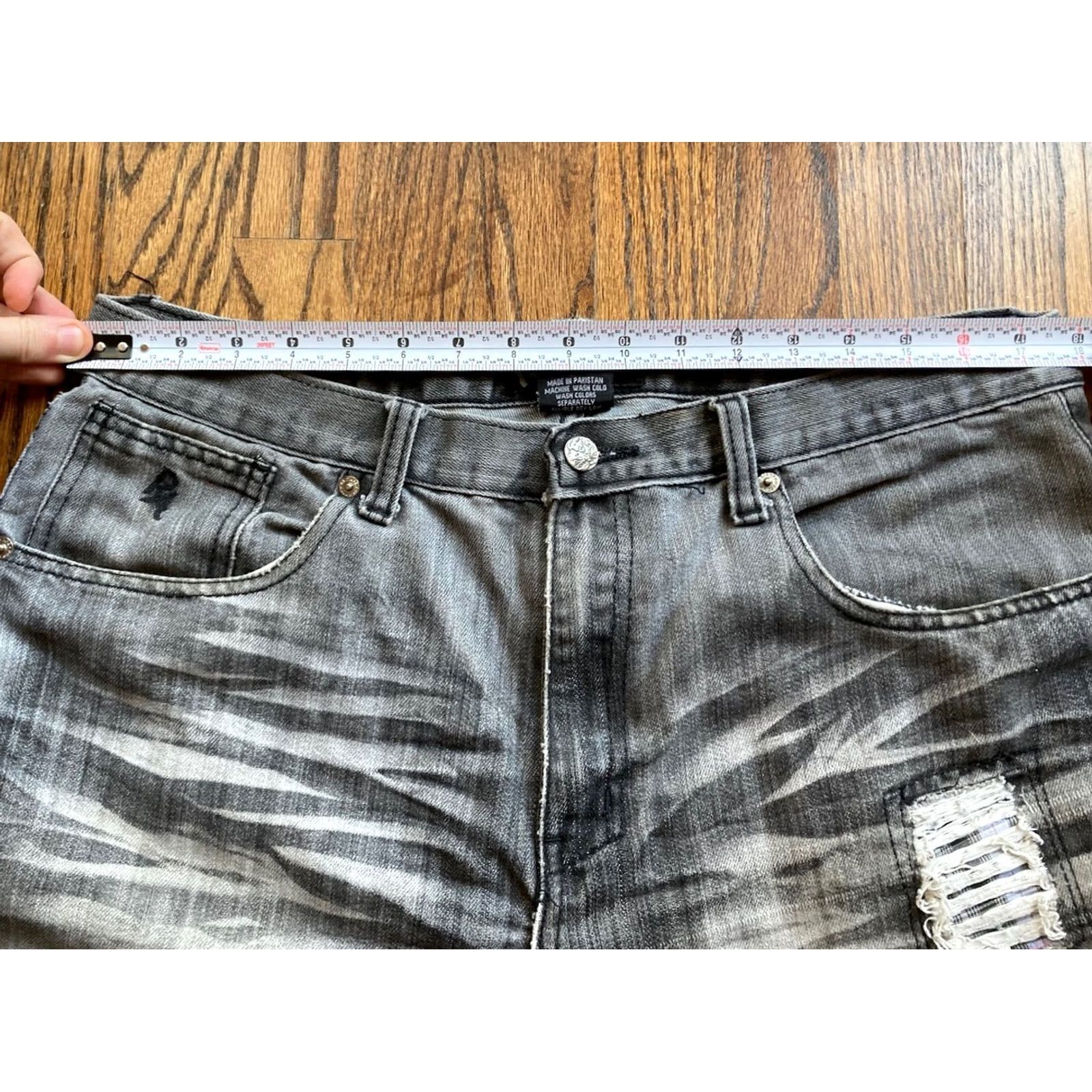 Vintage VINTAGE Red Ape Jeans Mens 36x32 Gray Denim Jeans 90s Gothic Grunge Cross Embroidered Baggy Straight Relaxed Regular Mens Size US 36 / EU 52 - 7 Thumbnail